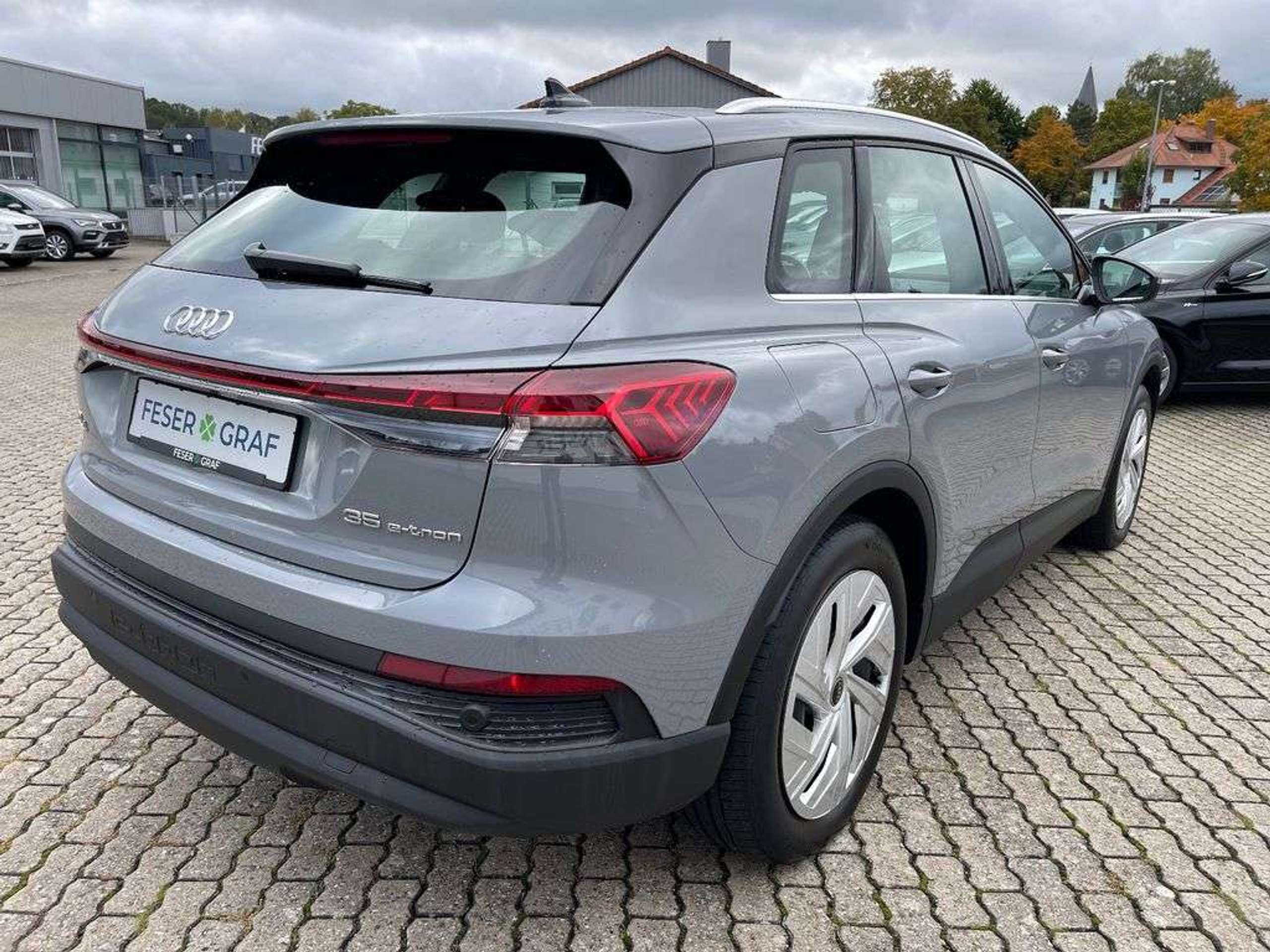 Audi - Q4 e-tron