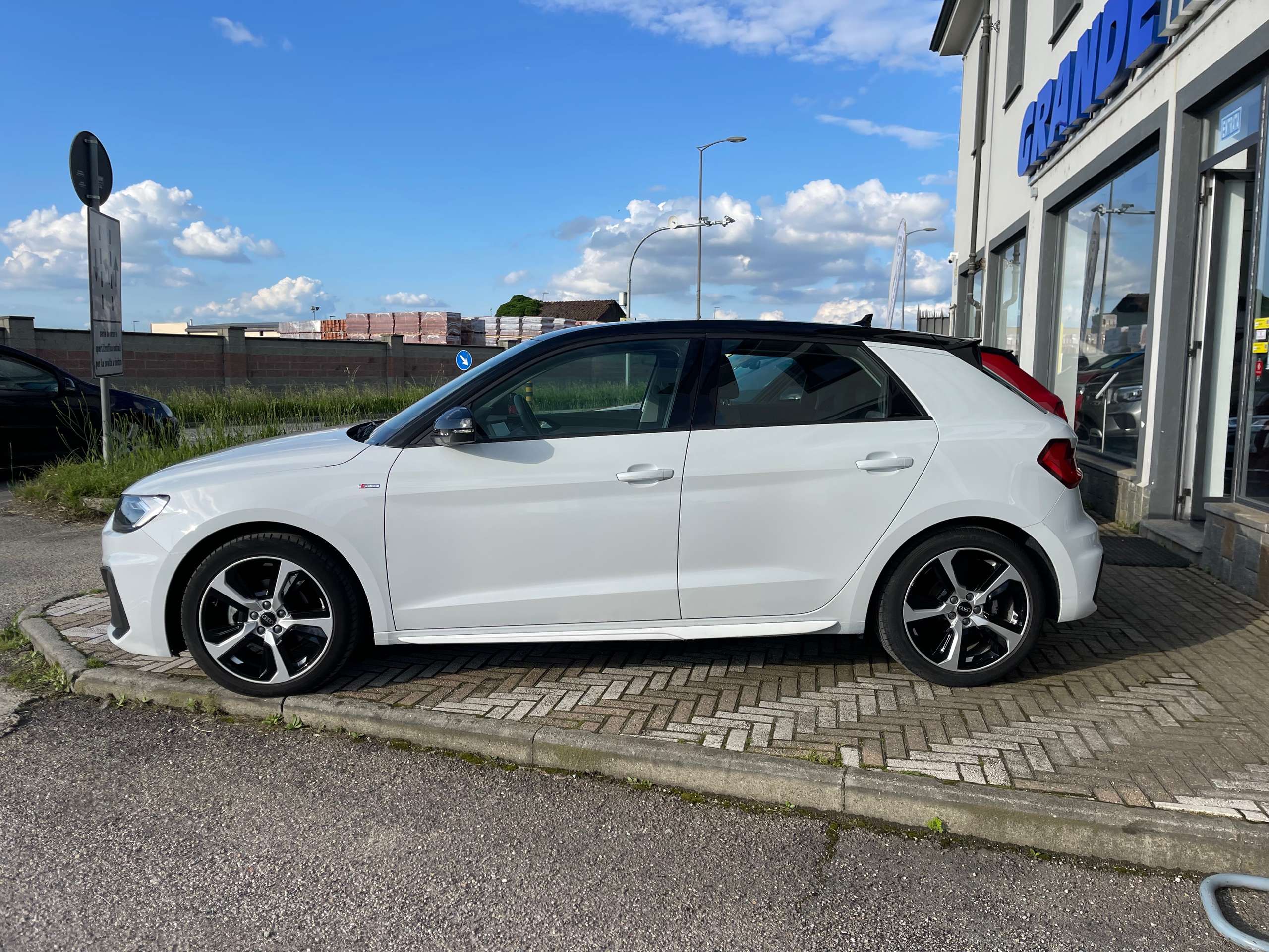 Audi - A1