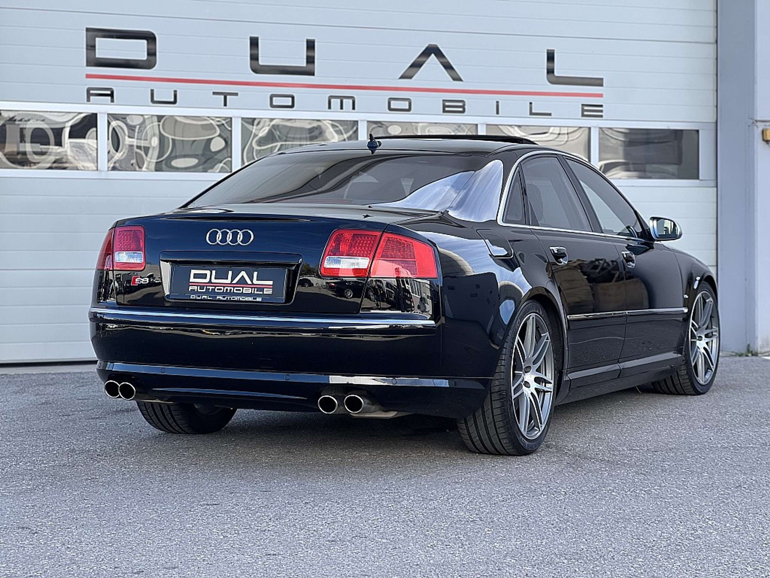 Audi - S8