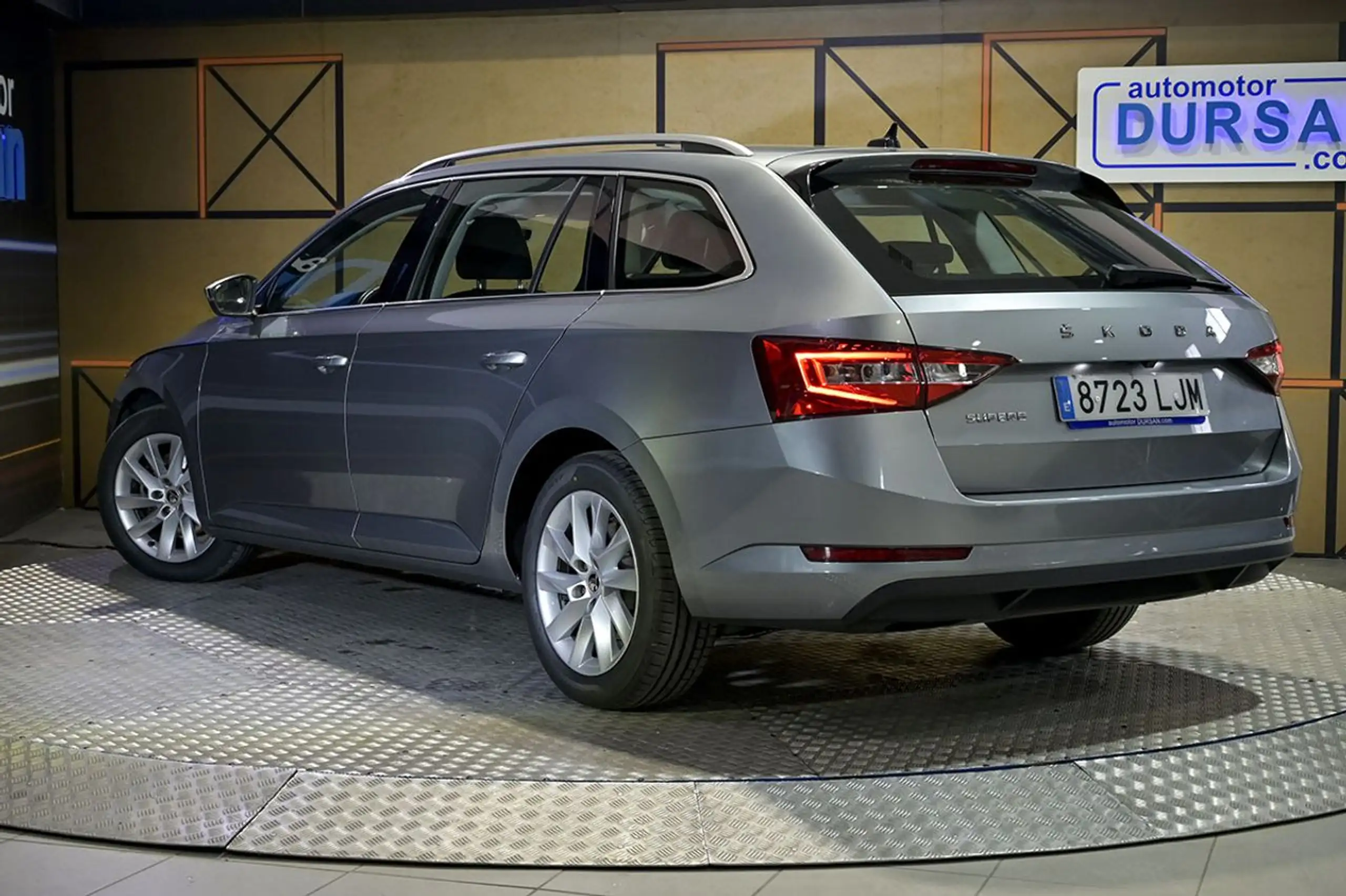 Skoda - Superb