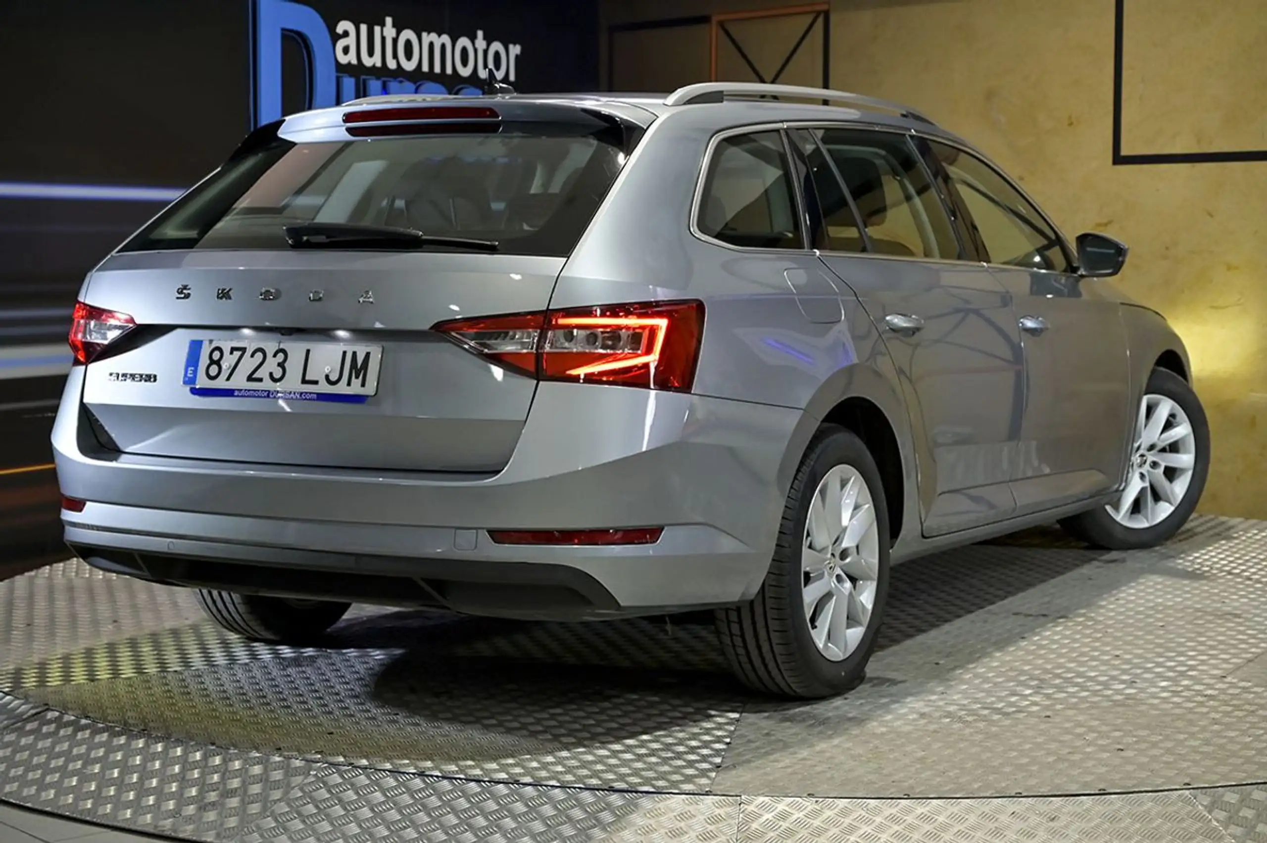 Skoda - Superb