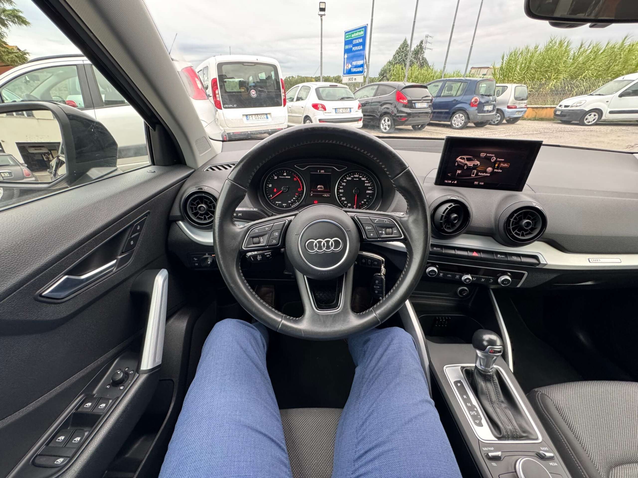 Audi - Q2