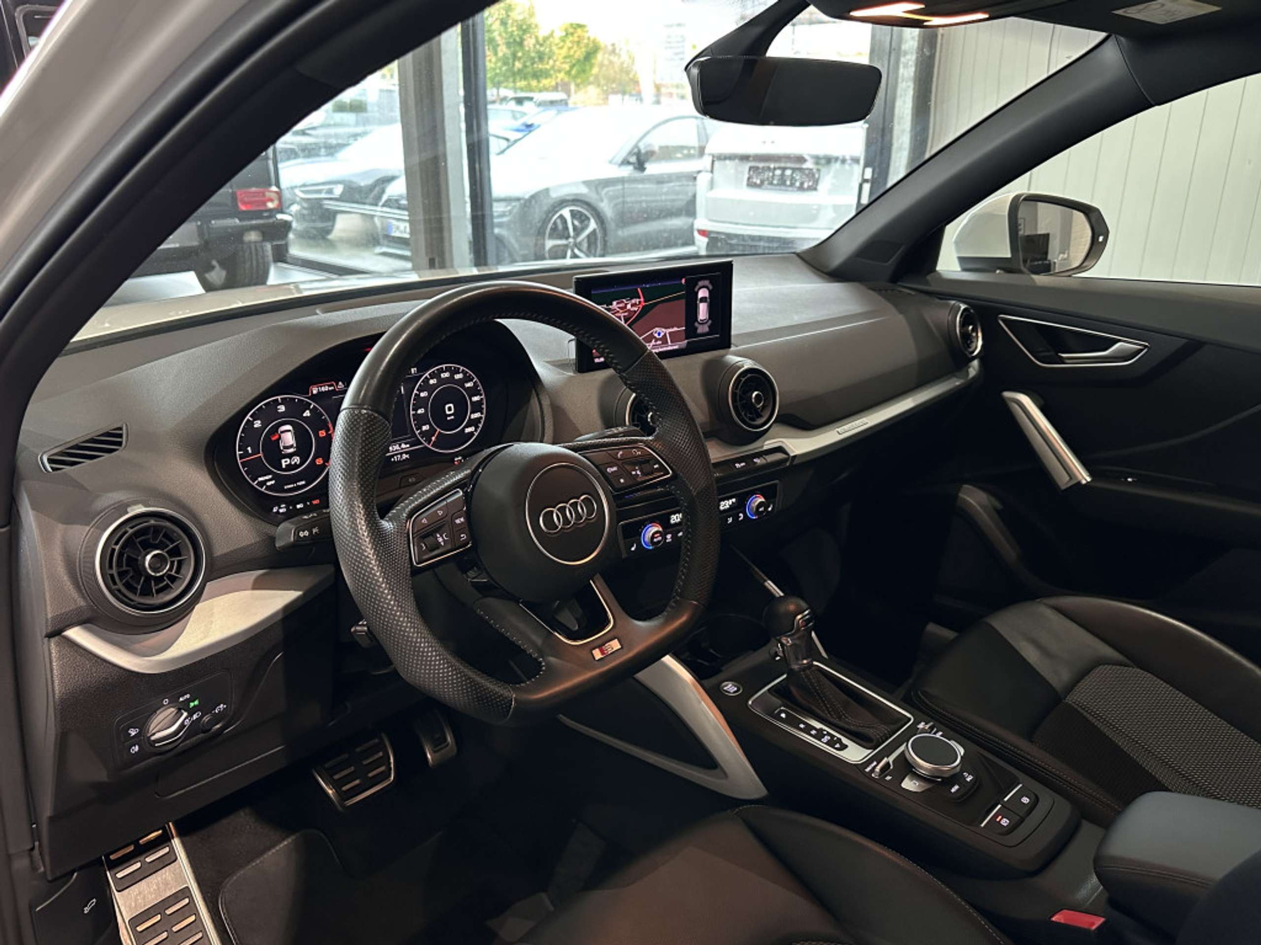 Audi - Q2