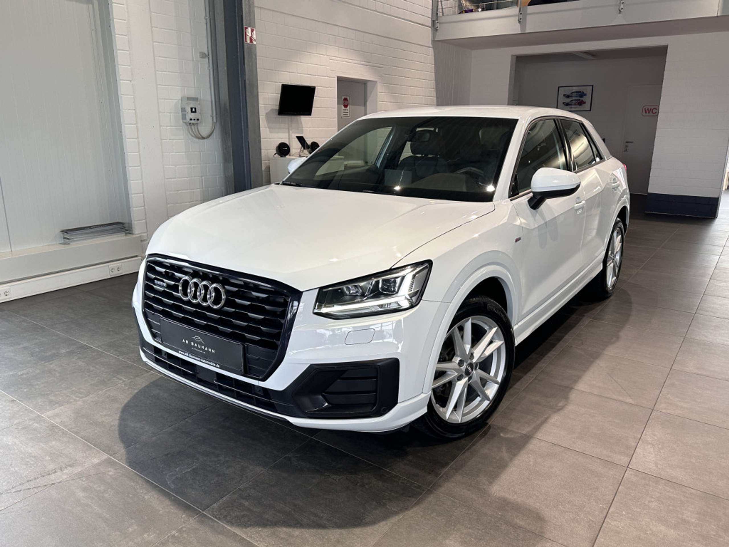 Audi - Q2