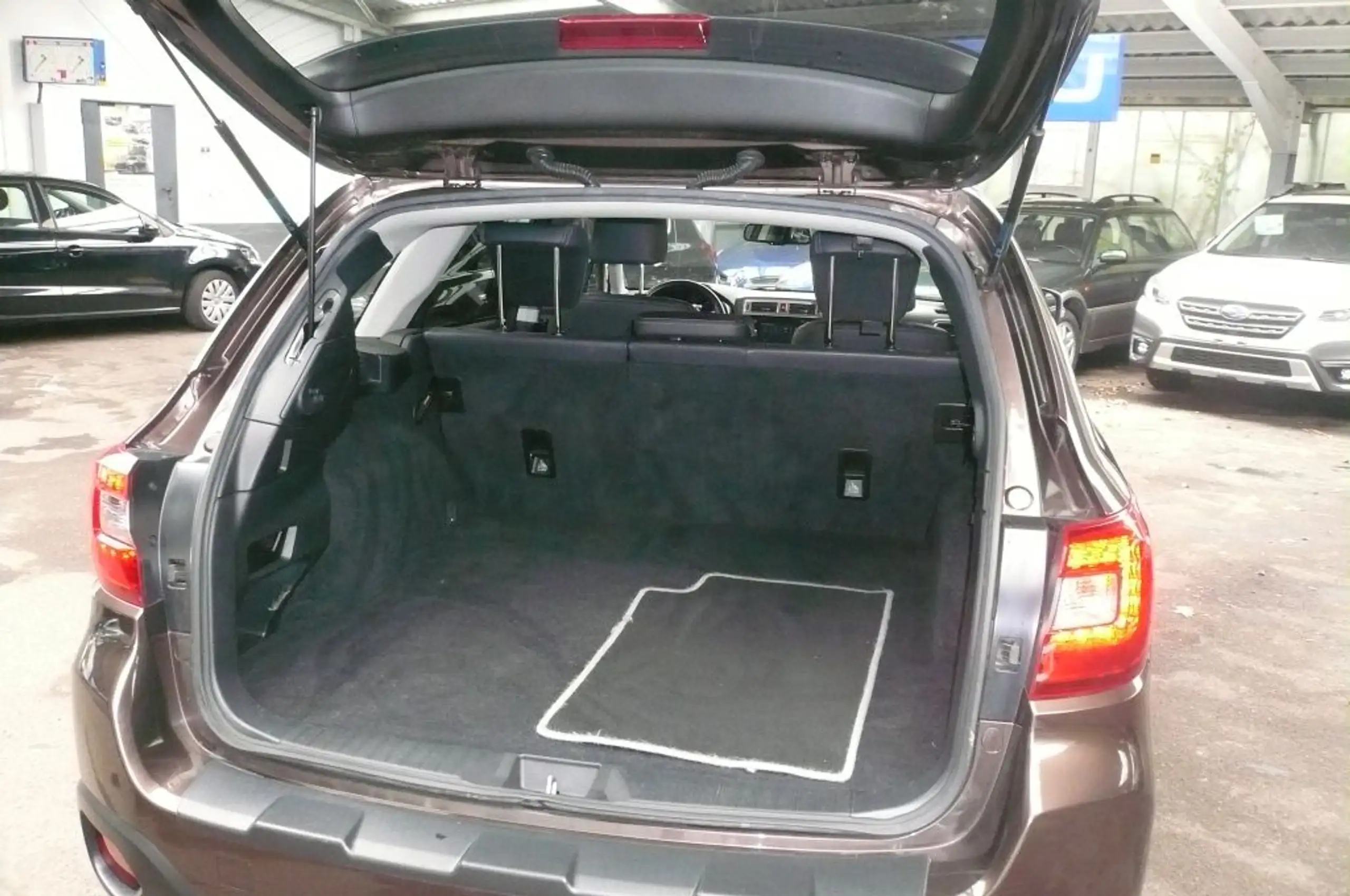 Subaru - OUTBACK