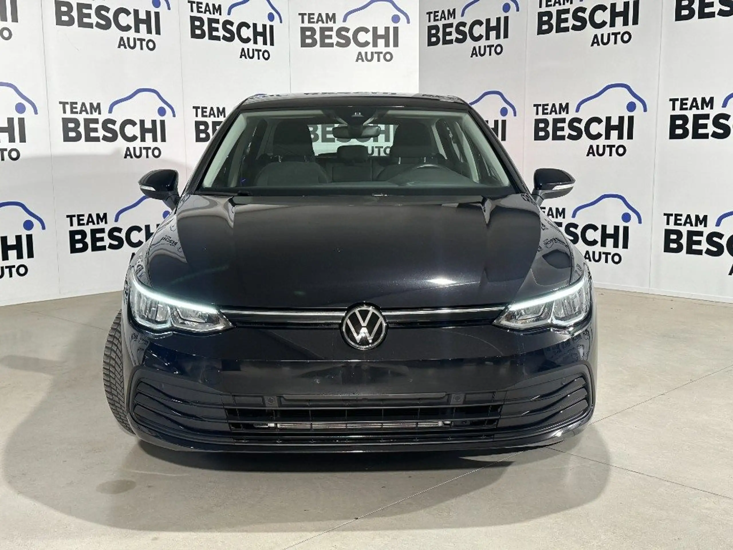 Volkswagen - Golf