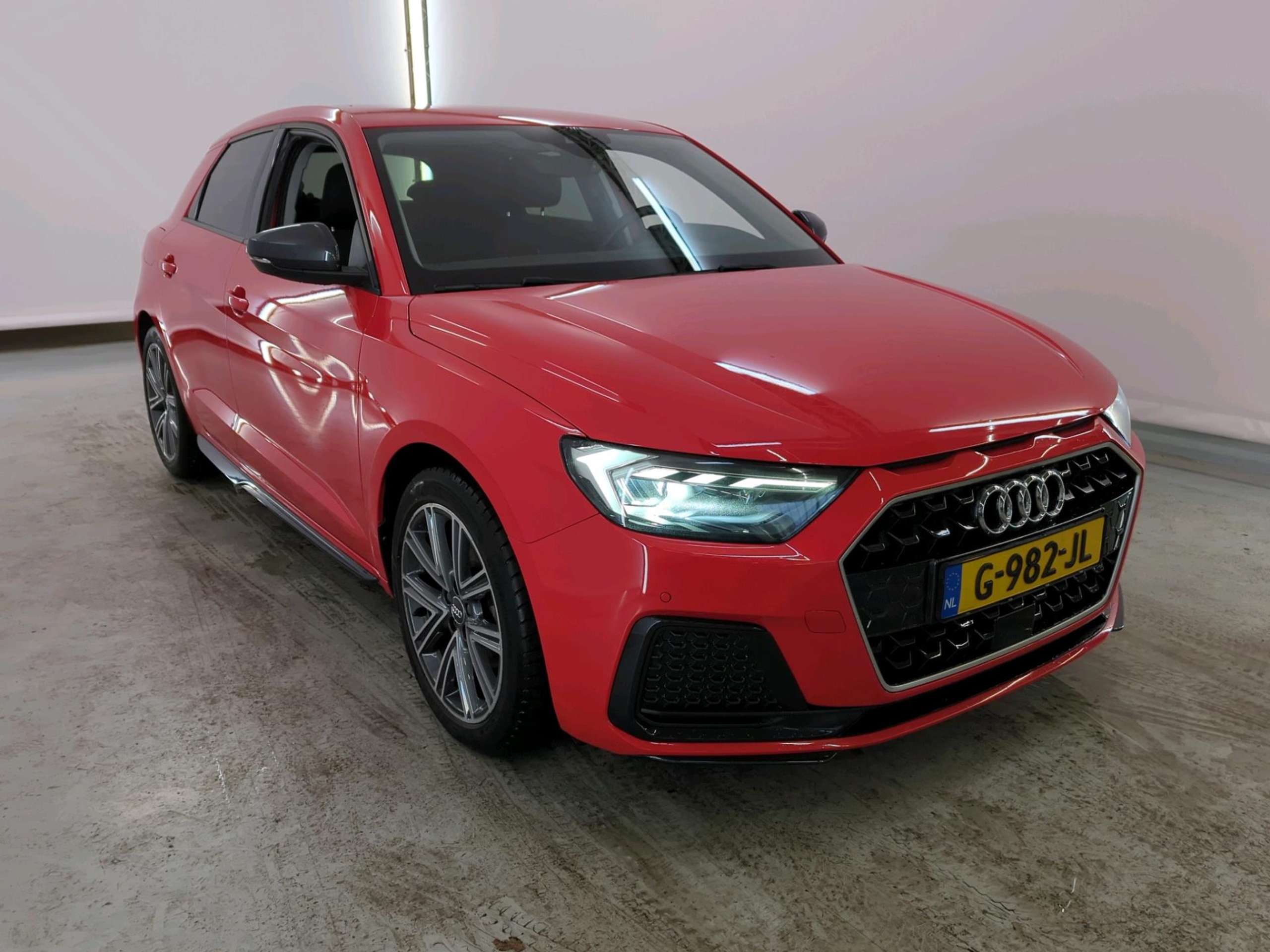 Audi - A1