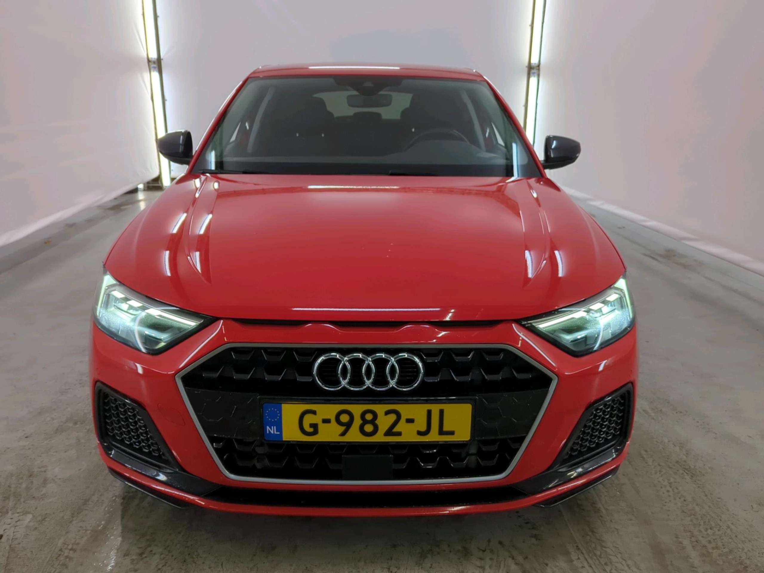 Audi - A1