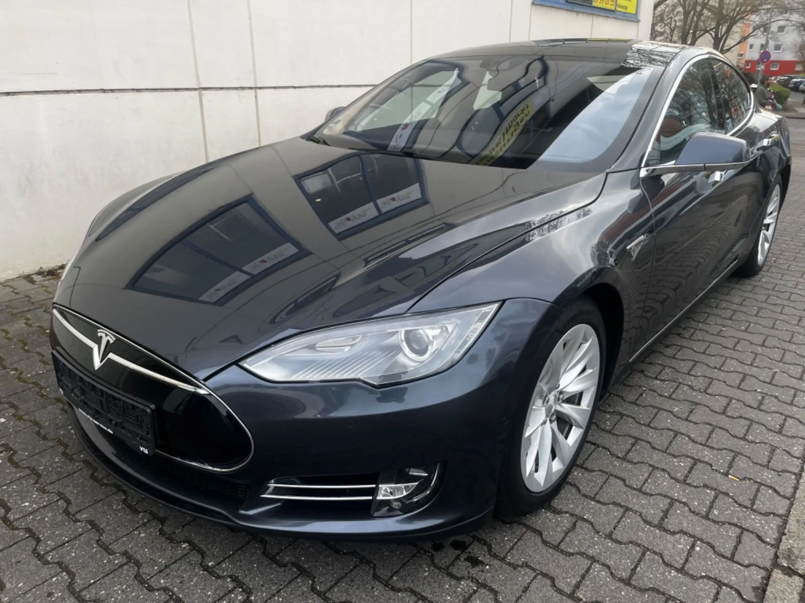 Tesla Model S 2015