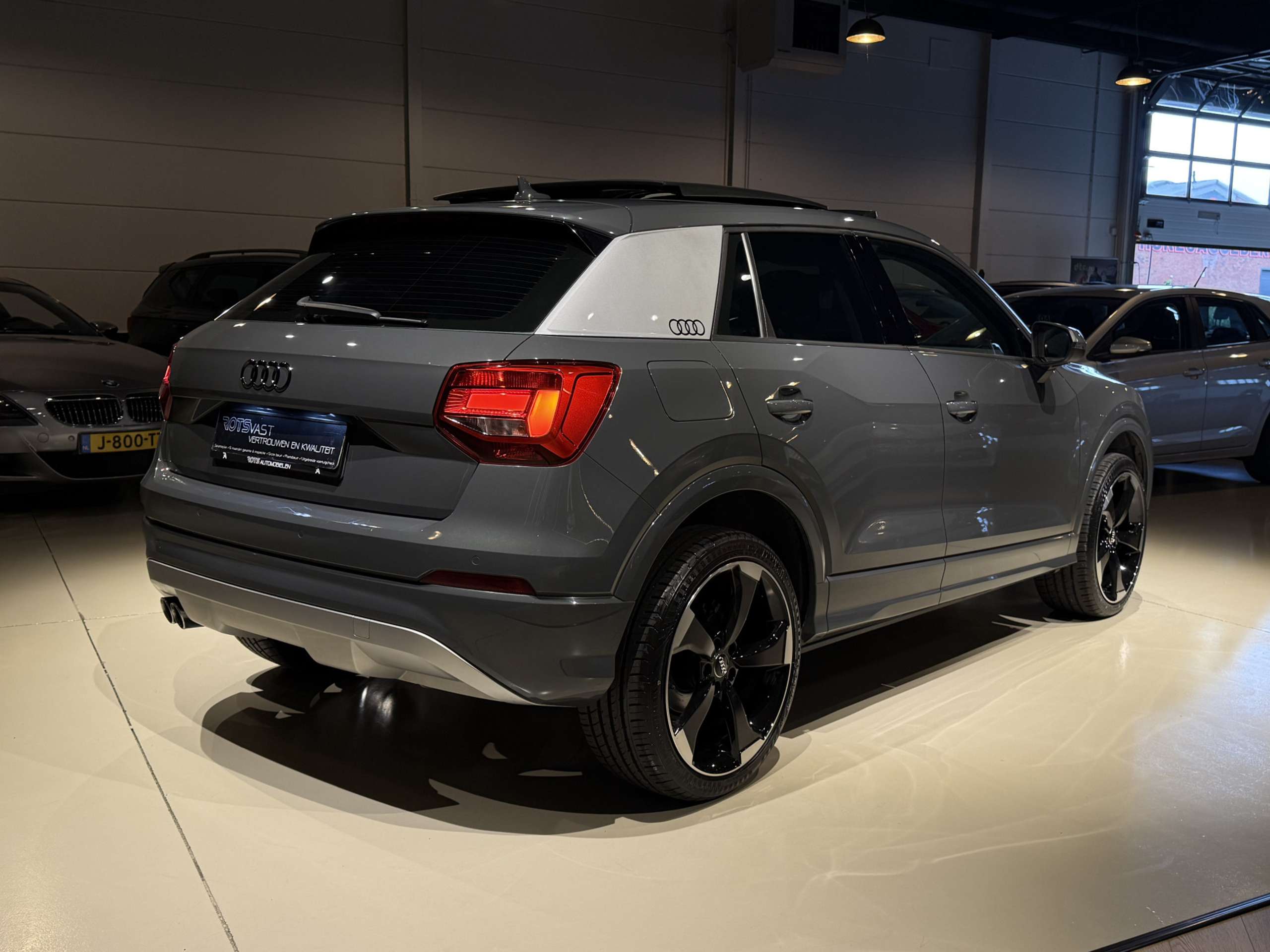 Audi - Q2