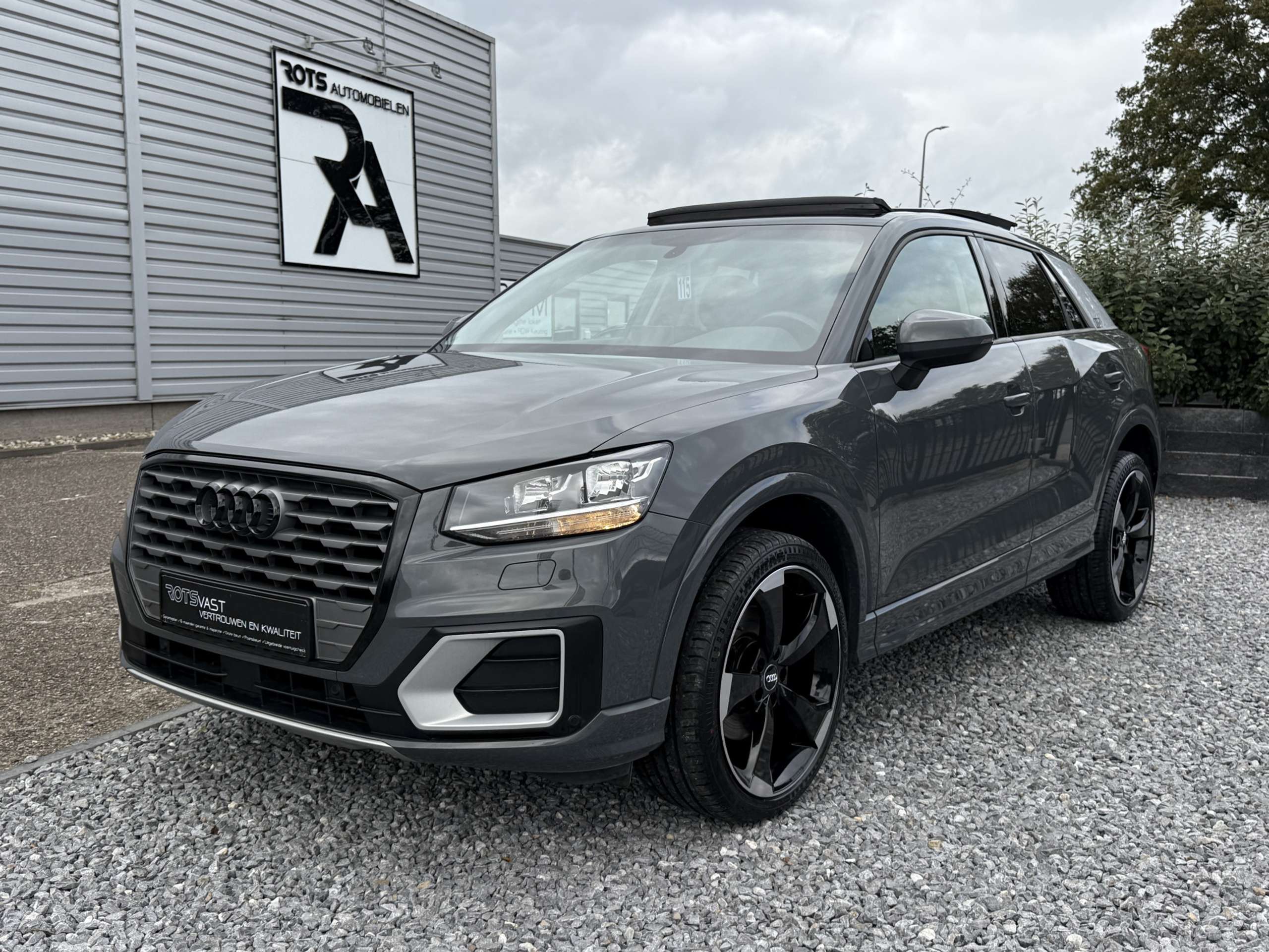 Audi - Q2