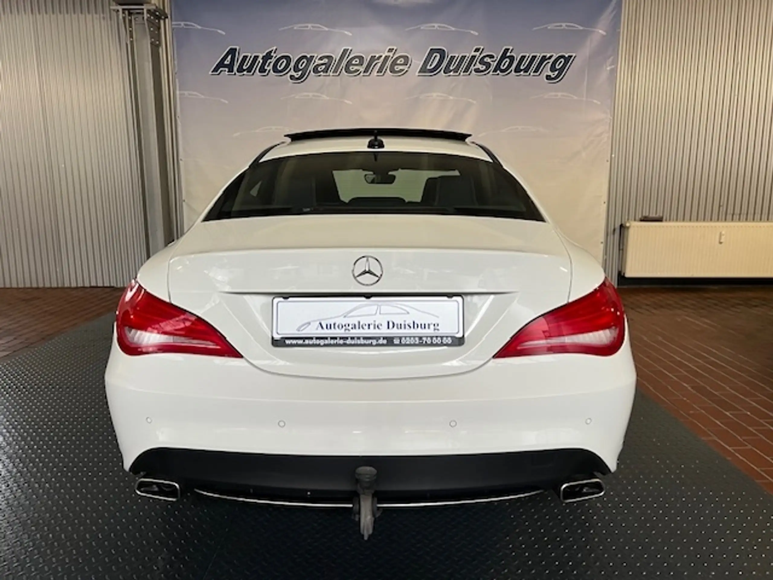 Mercedes-Benz - CLA 180