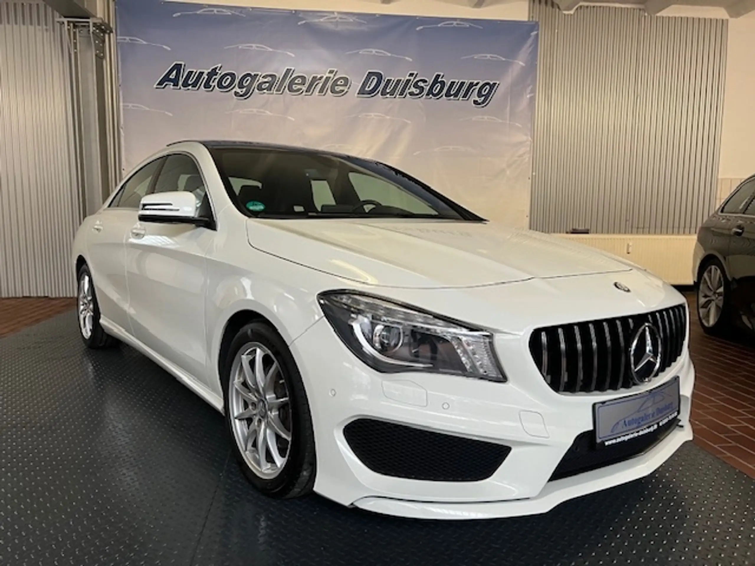 Mercedes-Benz - CLA 180