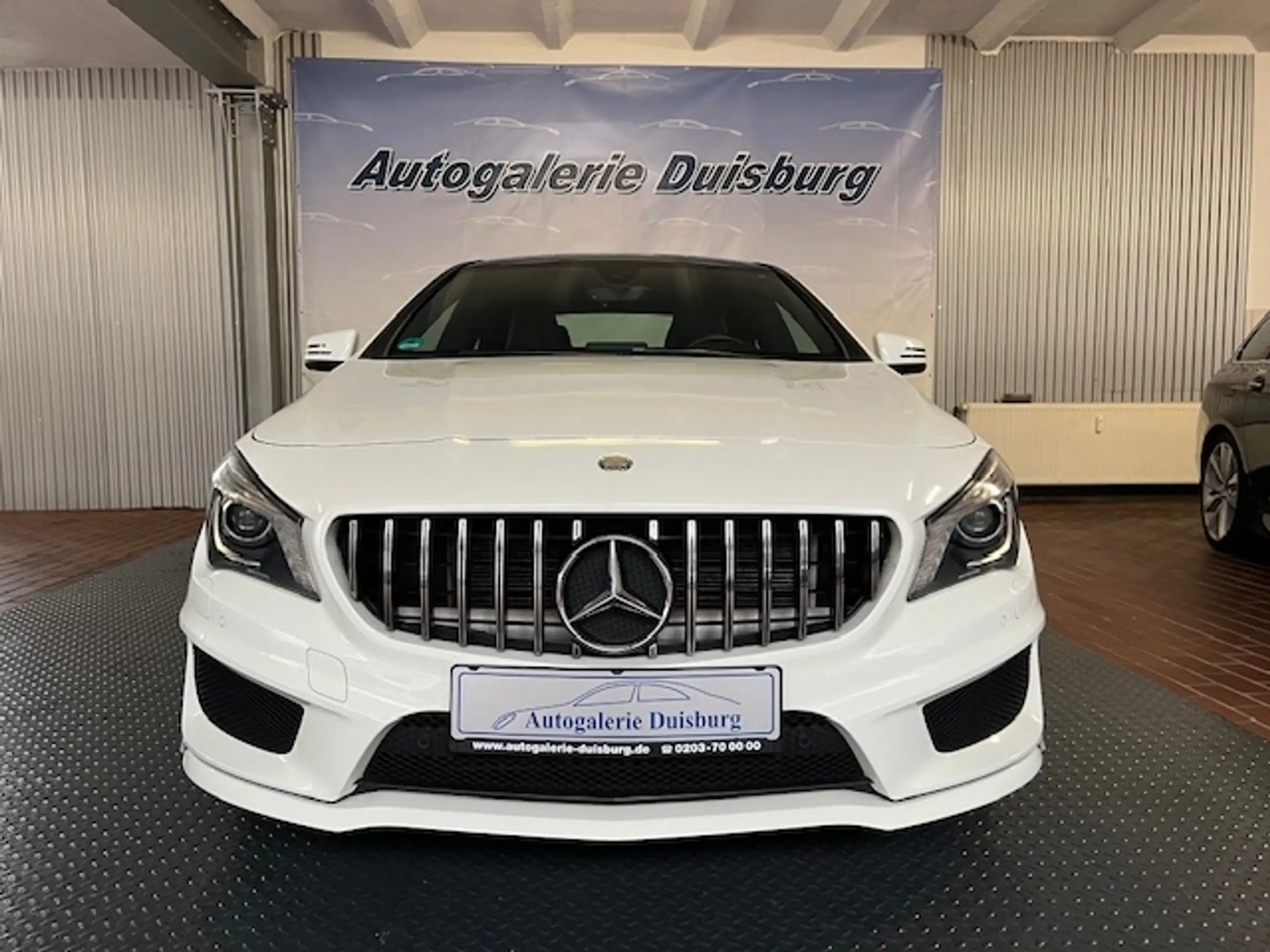 Mercedes-Benz - CLA 180