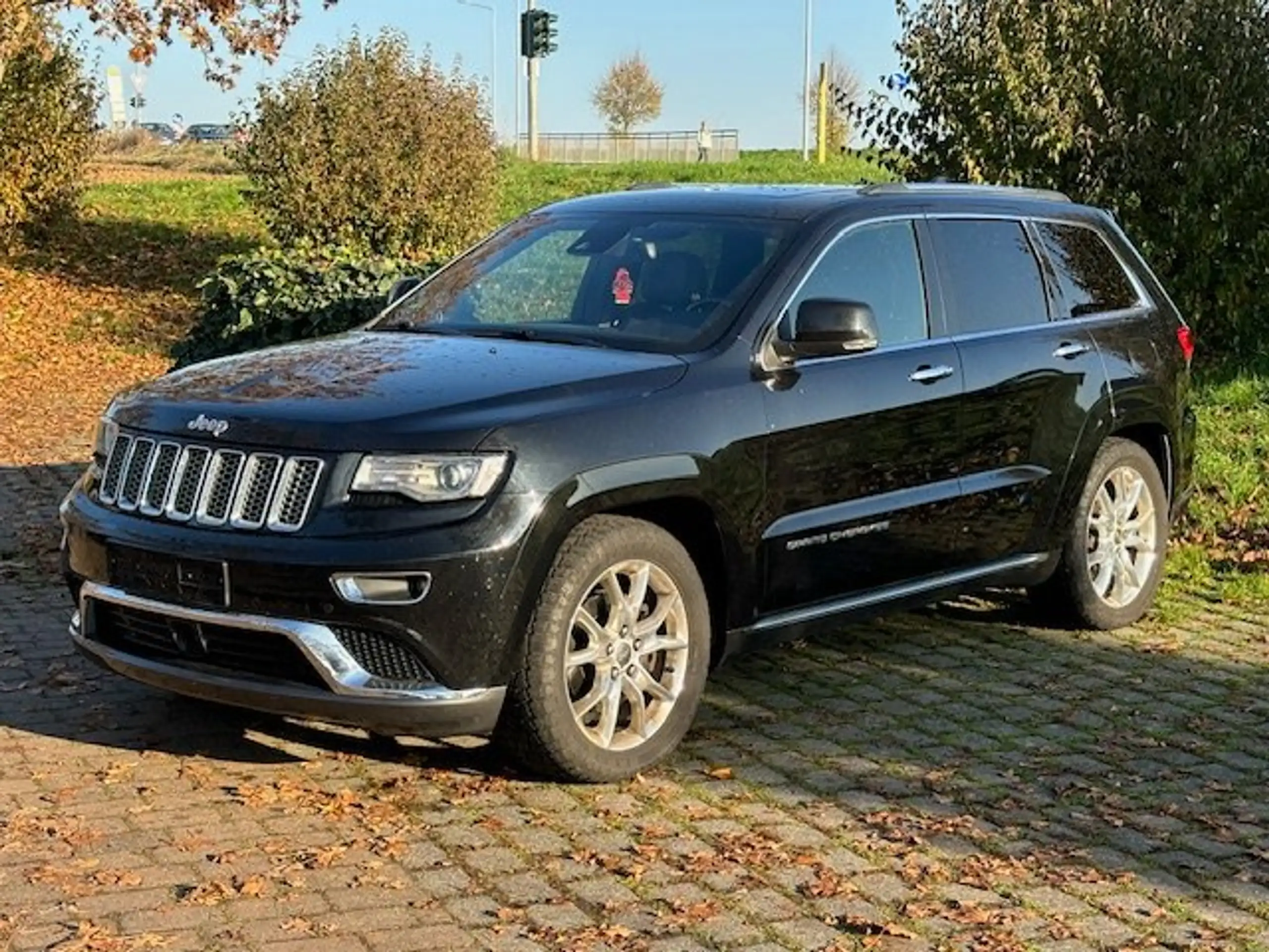 Jeep - Grand Cherokee