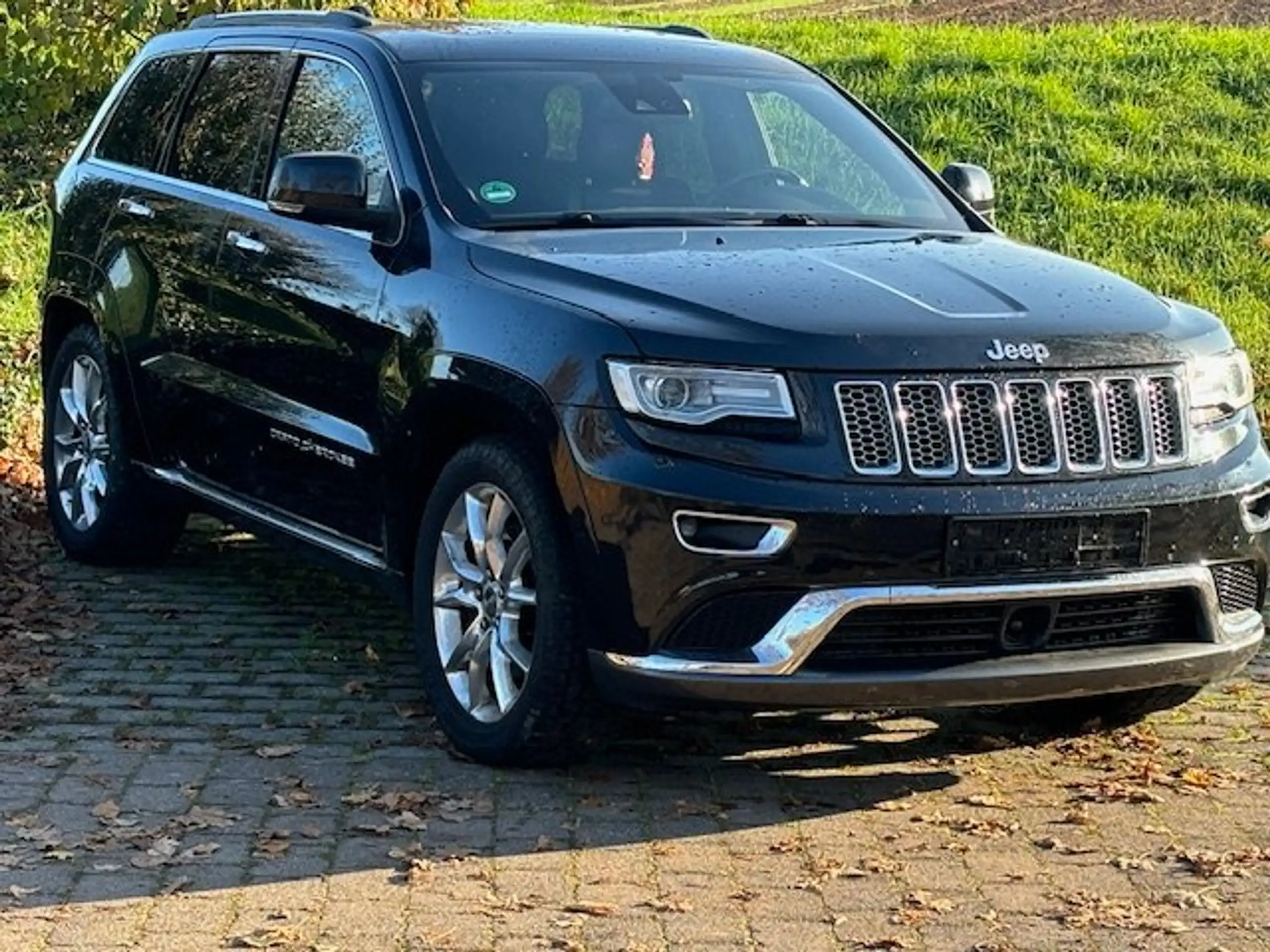 Jeep - Grand Cherokee