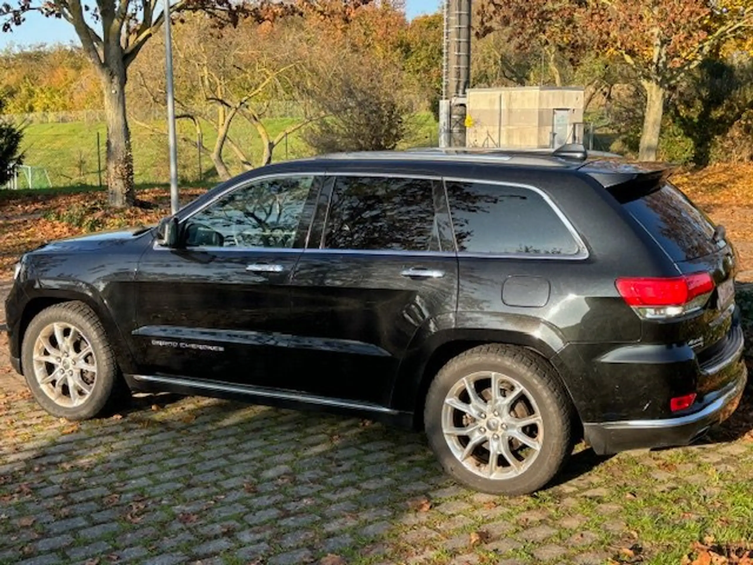 Jeep - Grand Cherokee