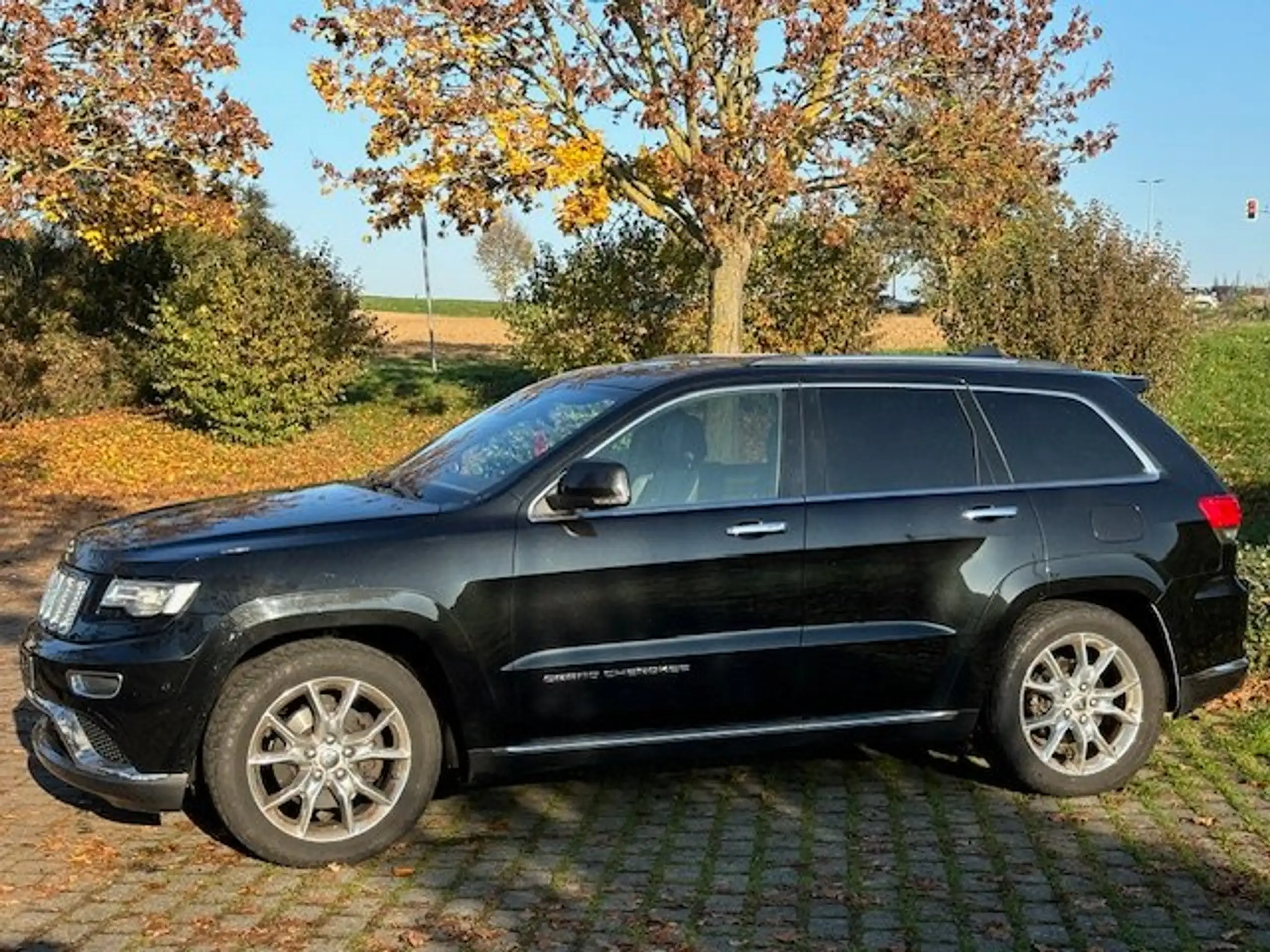 Jeep - Grand Cherokee