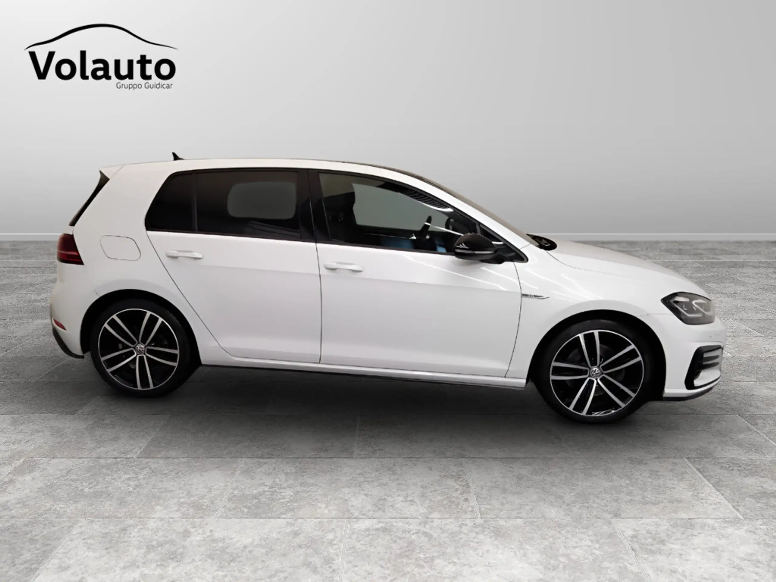 Volkswagen - Golf