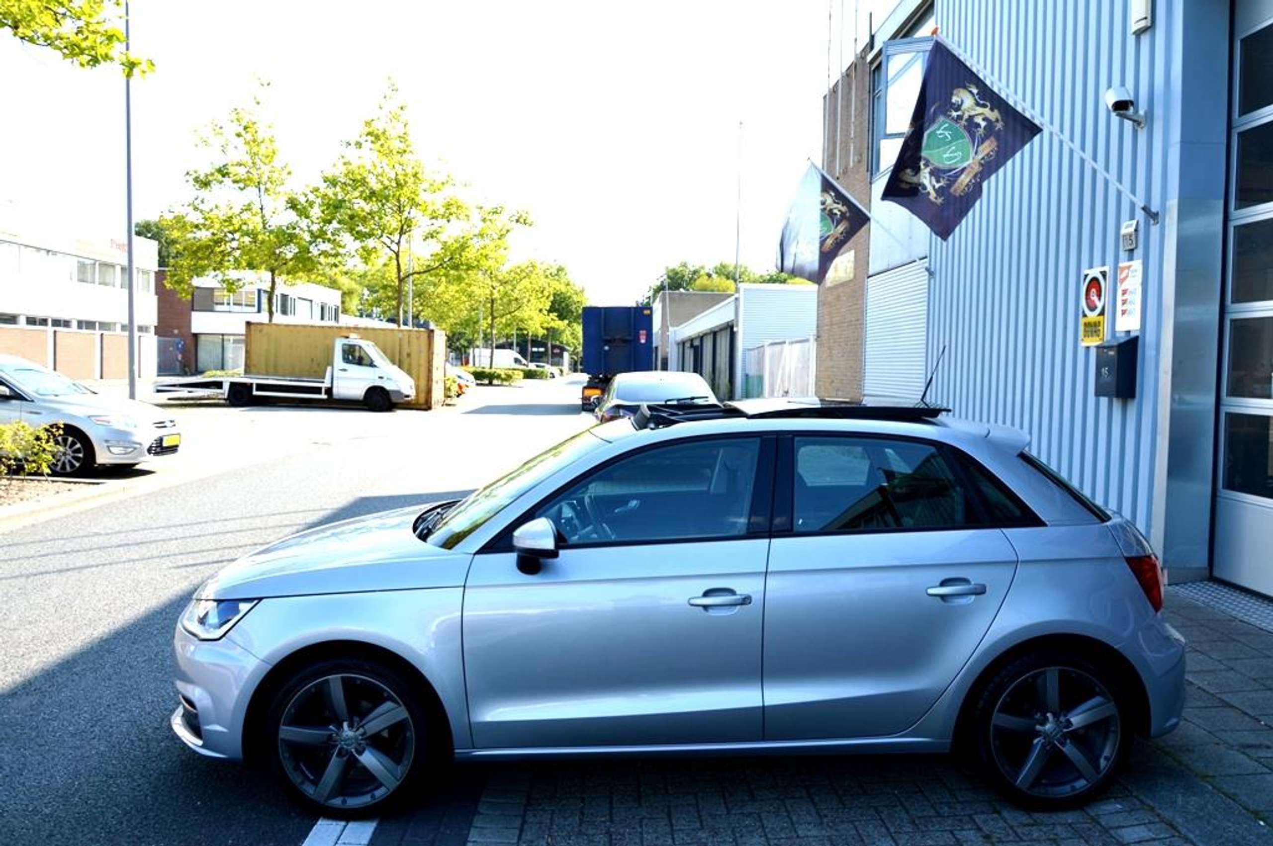 Audi - A1