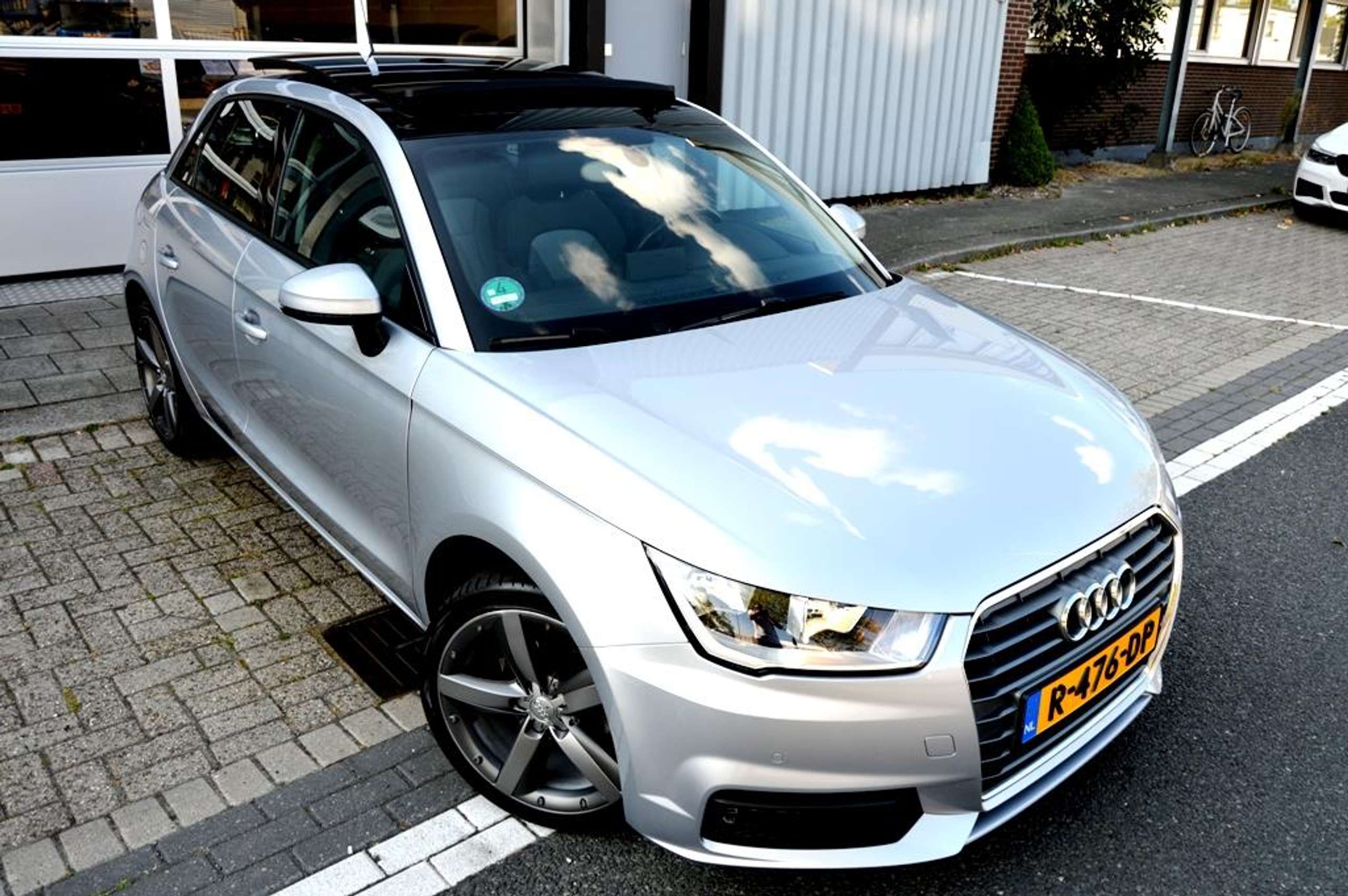 Audi - A1