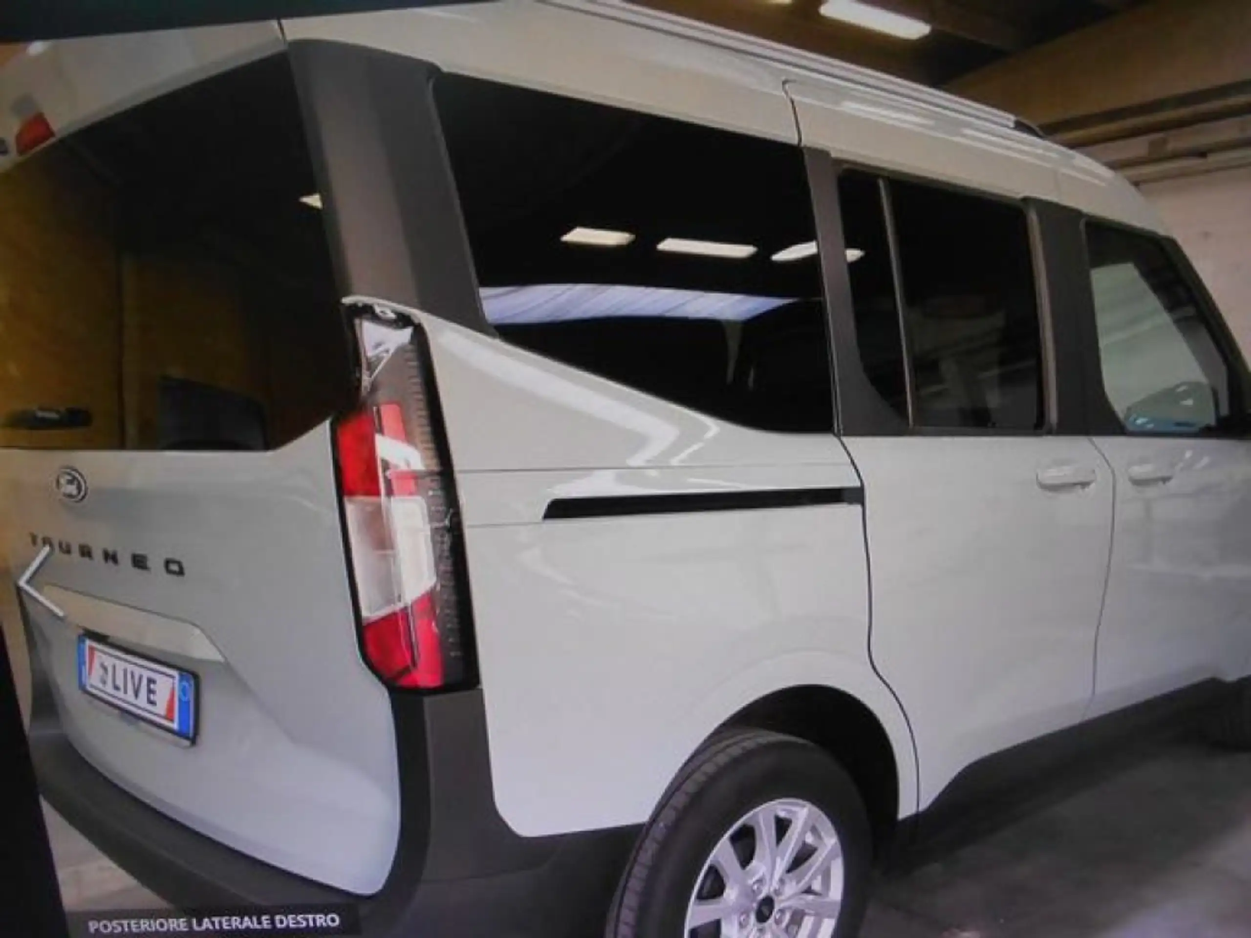 Ford - Tourneo Courier