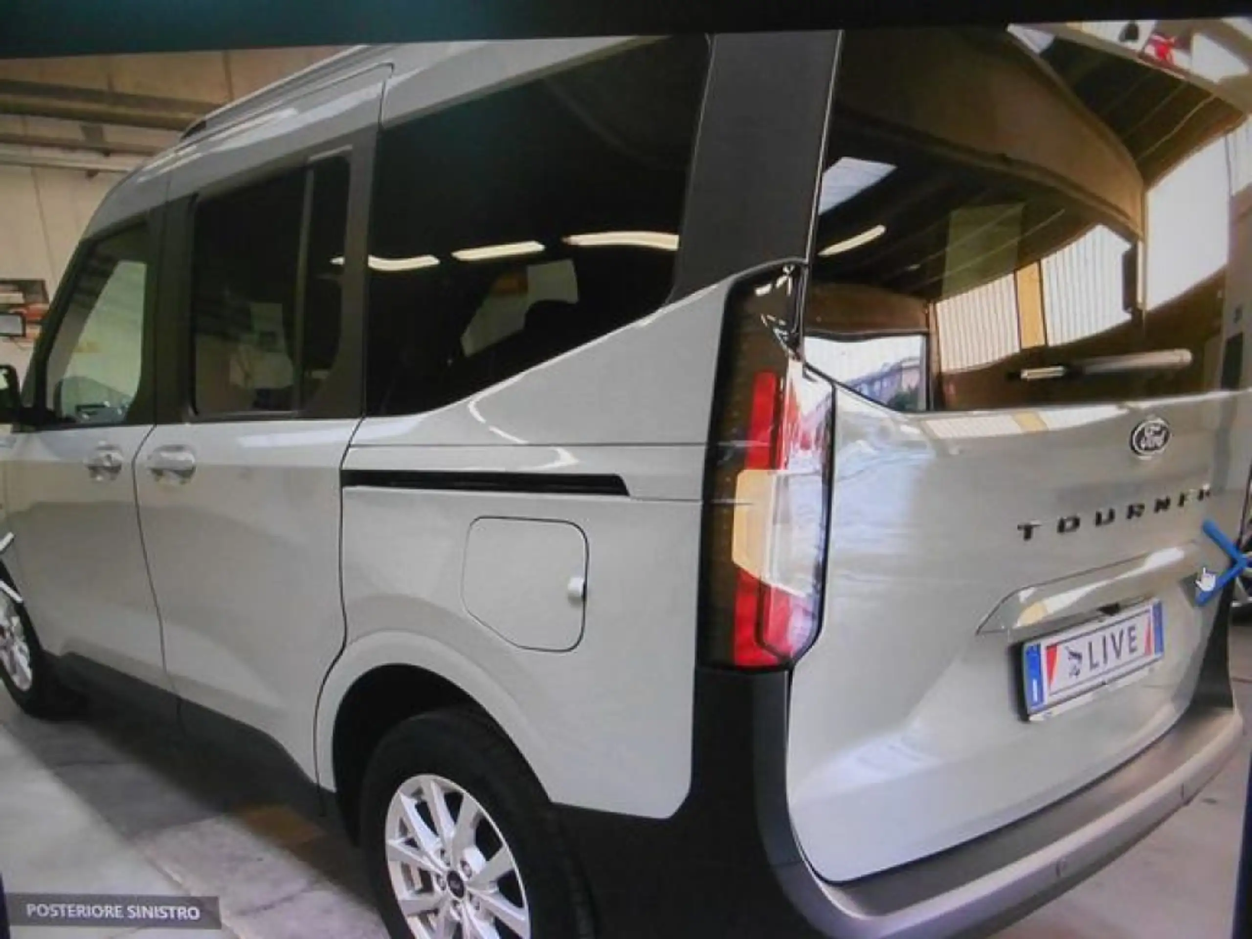 Ford - Tourneo Courier