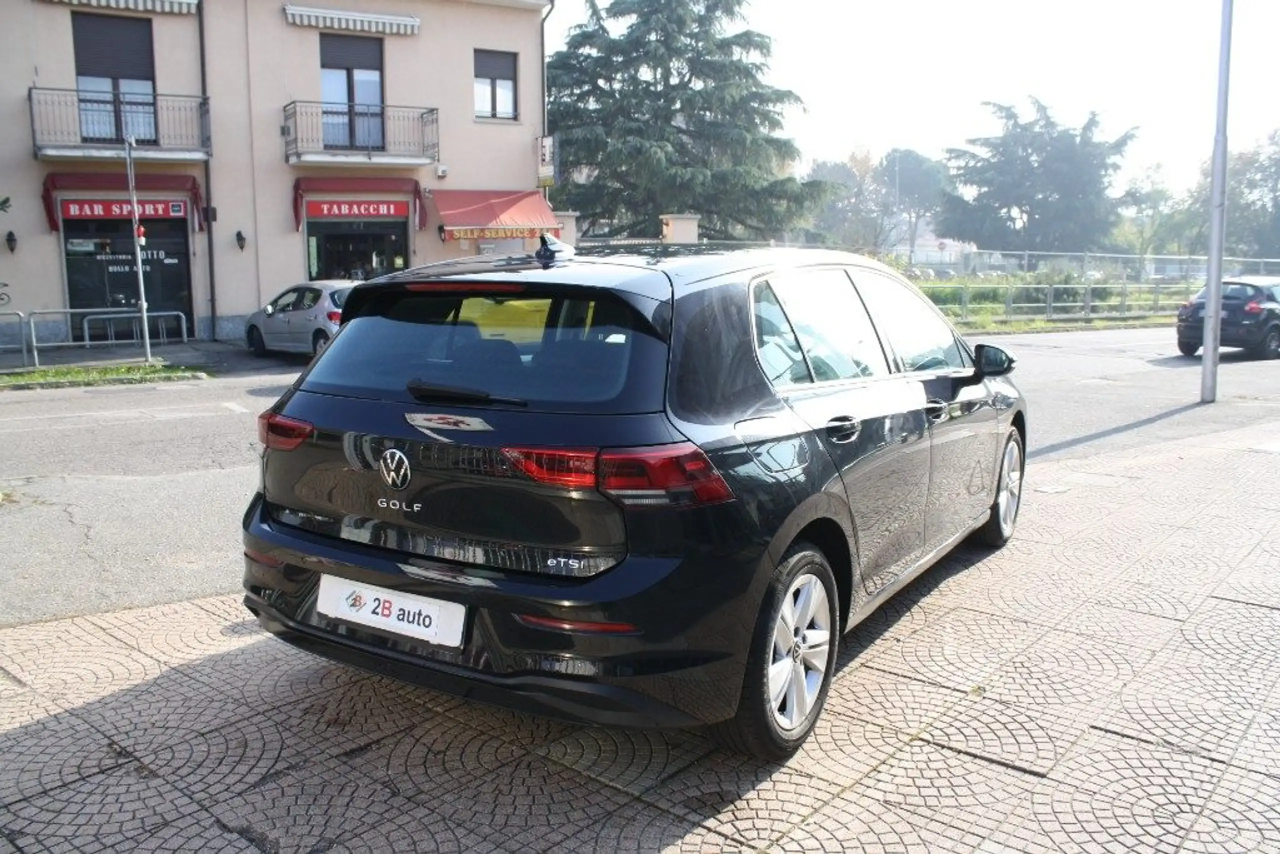 Volkswagen - Golf