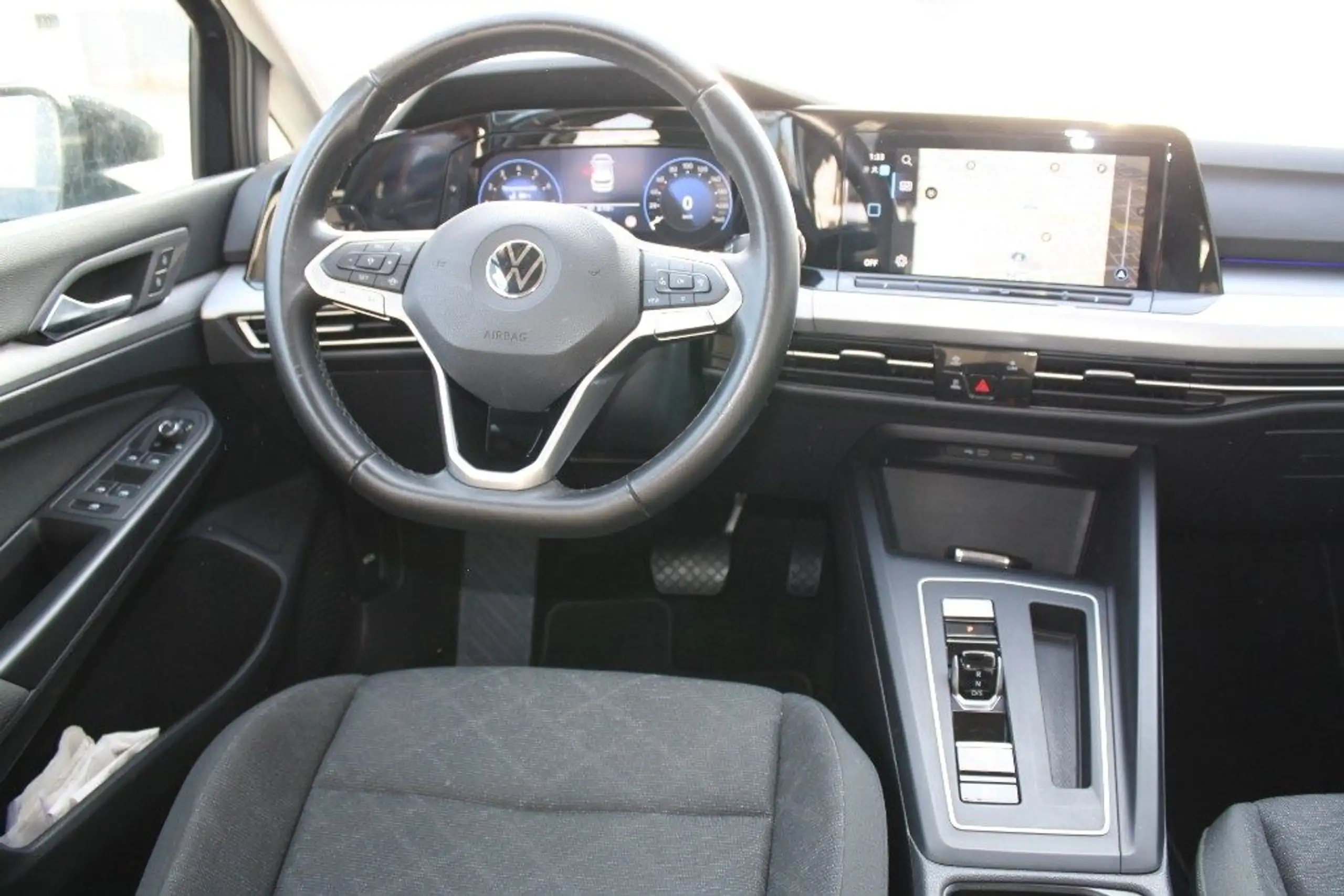 Volkswagen - Golf