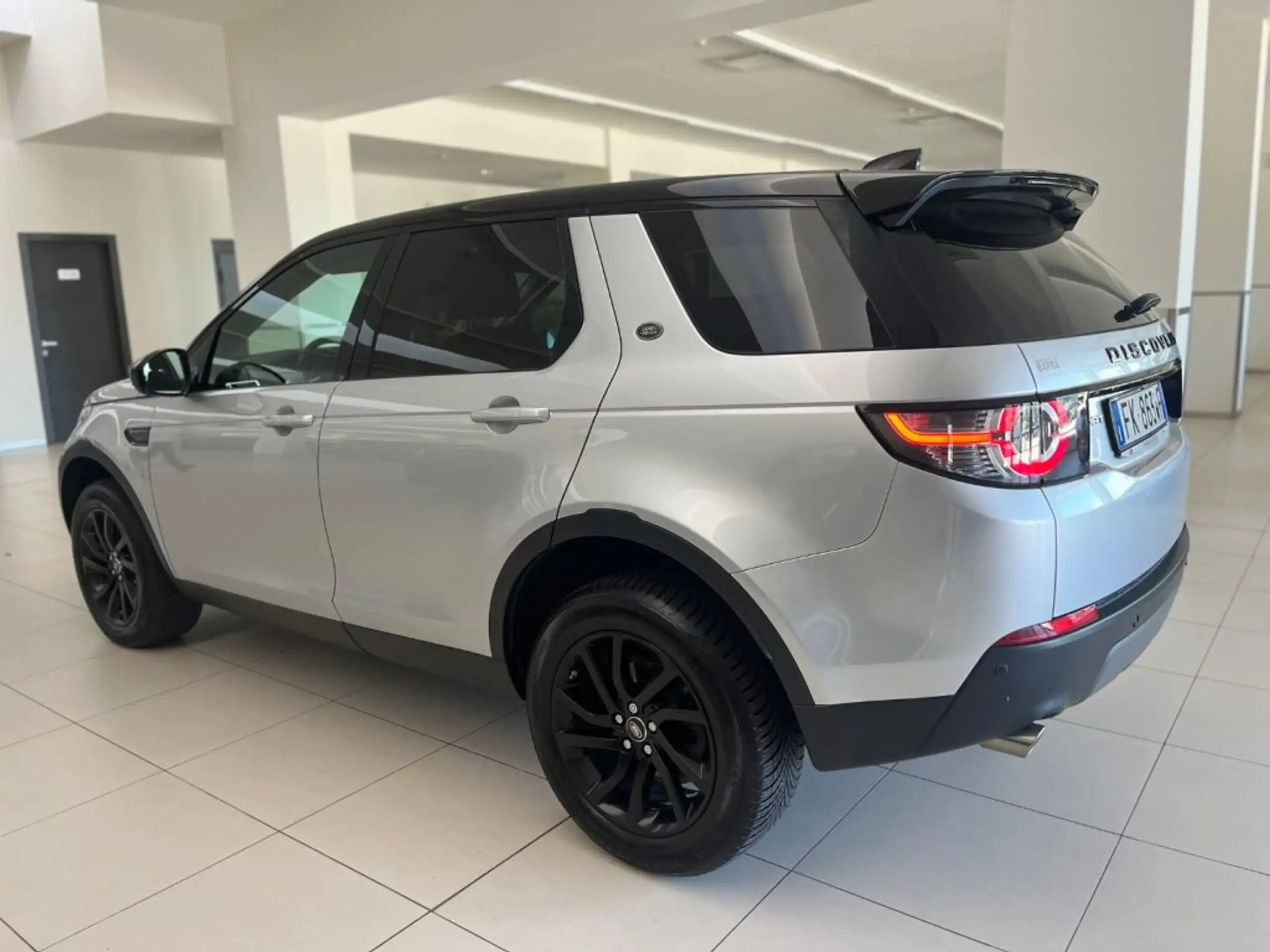 Land Rover - Discovery Sport