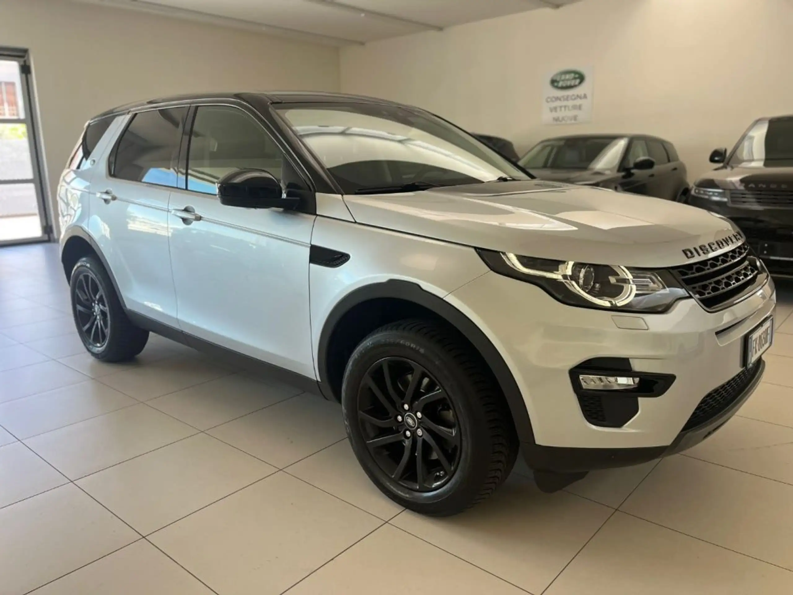 Land Rover - Discovery Sport