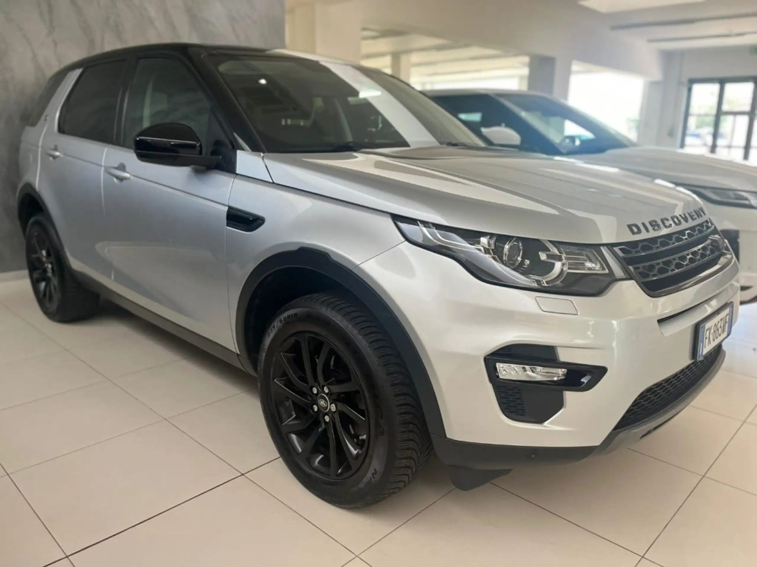 Land Rover - Discovery Sport