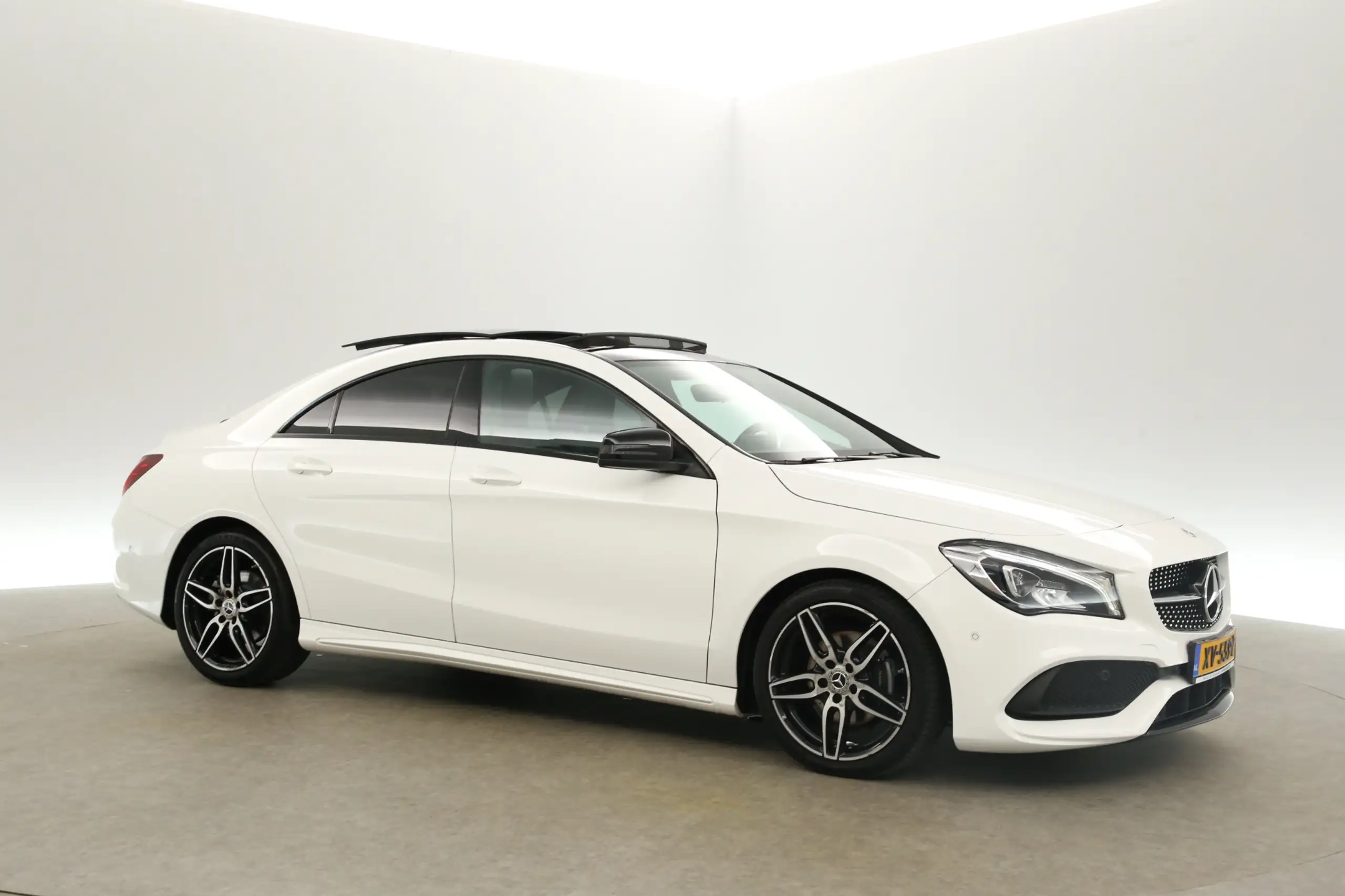 Mercedes-Benz - CLA 180