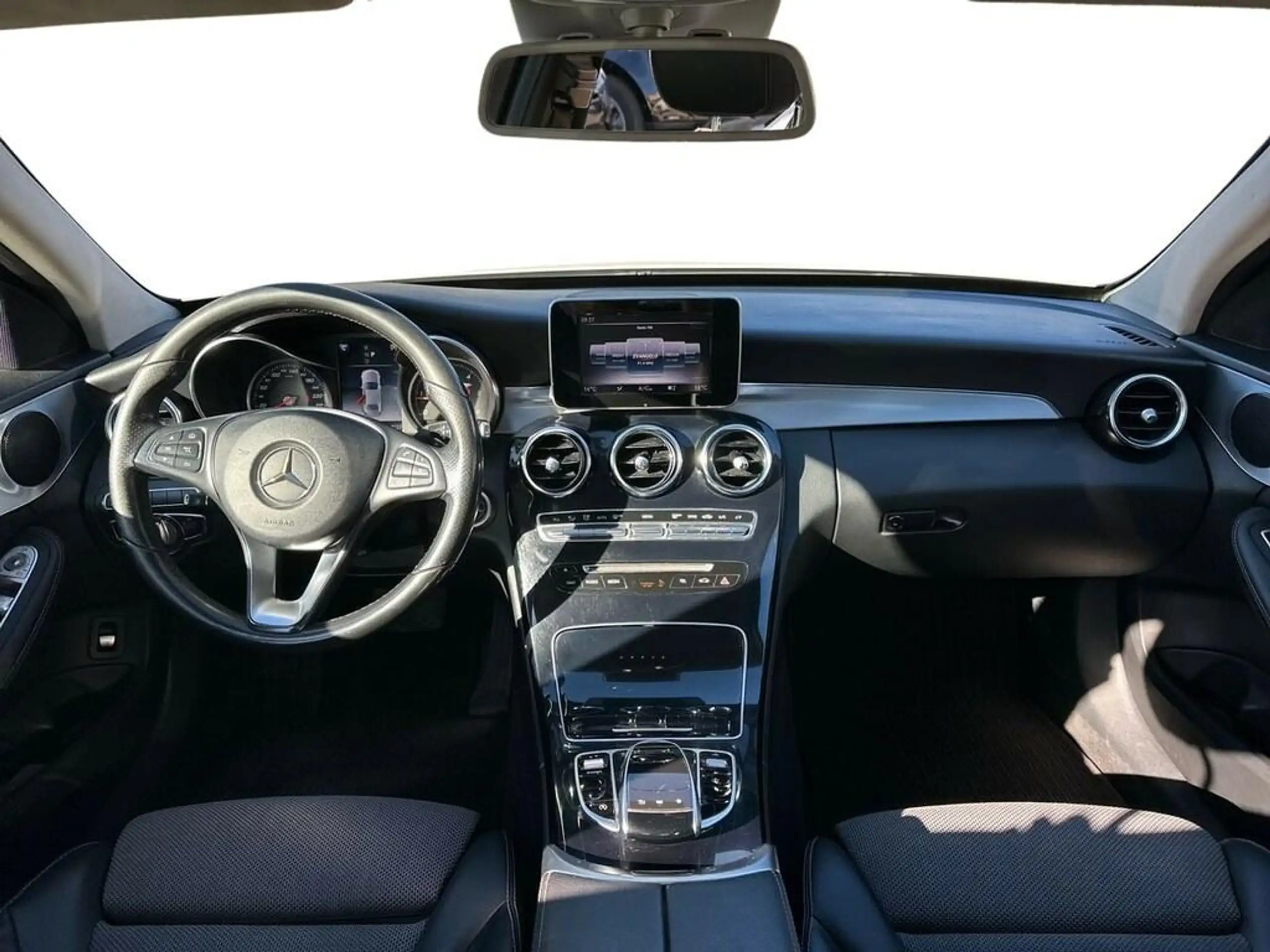 Mercedes-Benz - C 220