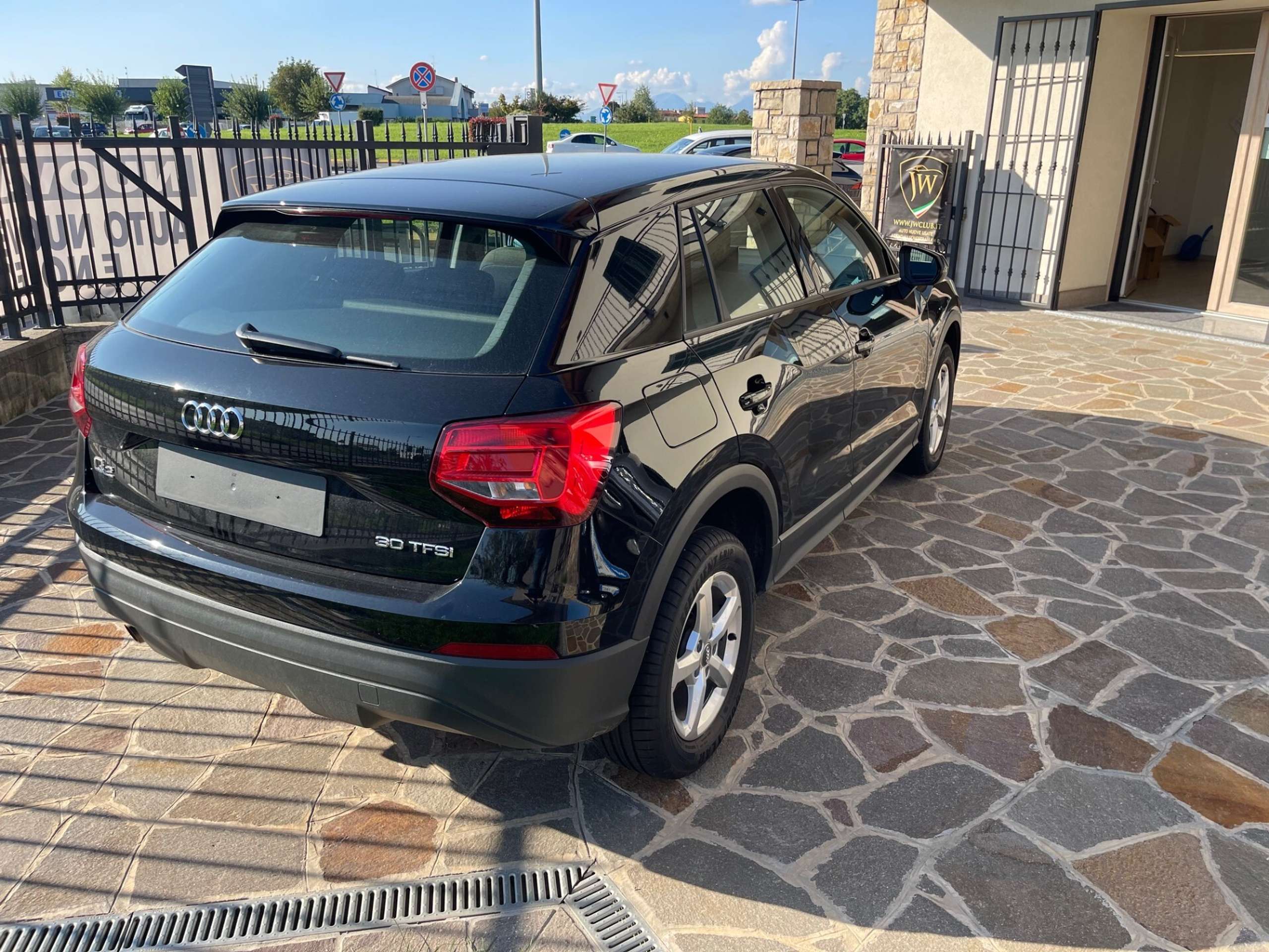 Audi - Q2