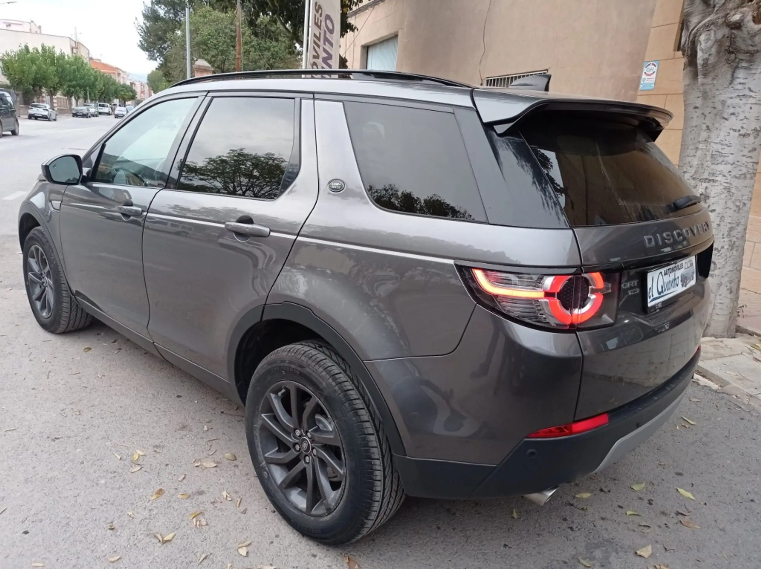 Land Rover - Discovery Sport