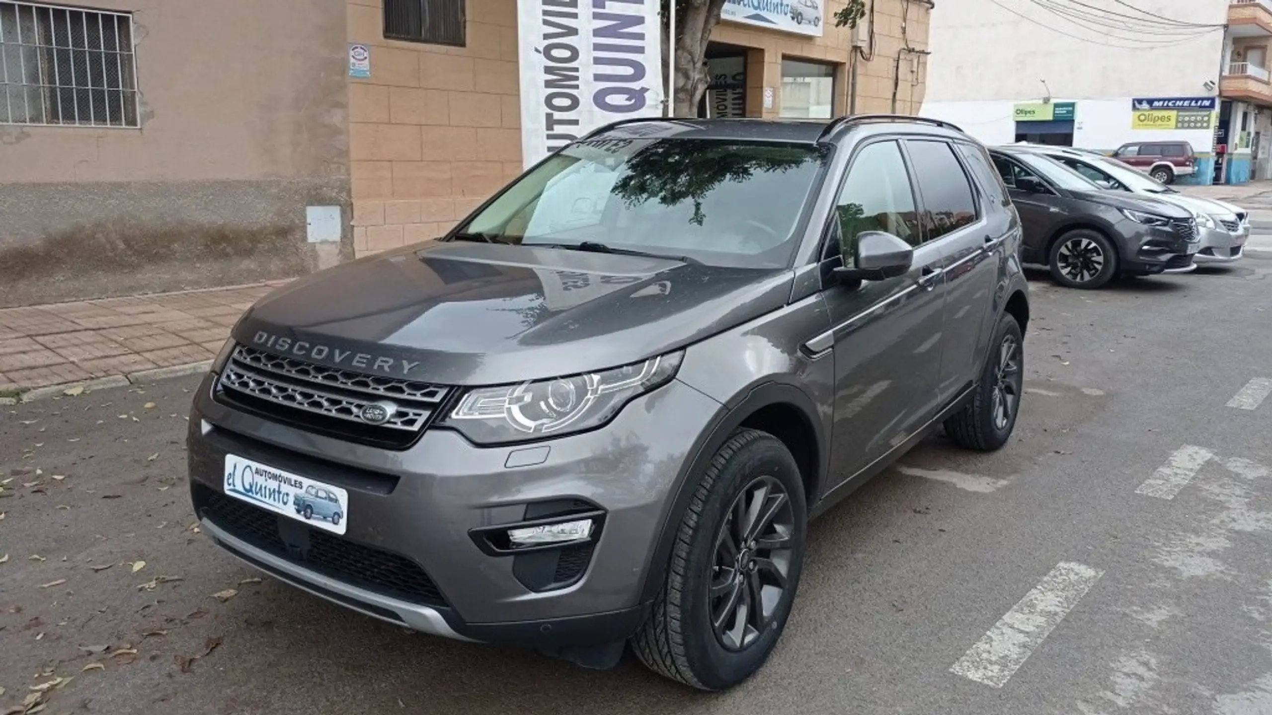 Land Rover - Discovery Sport