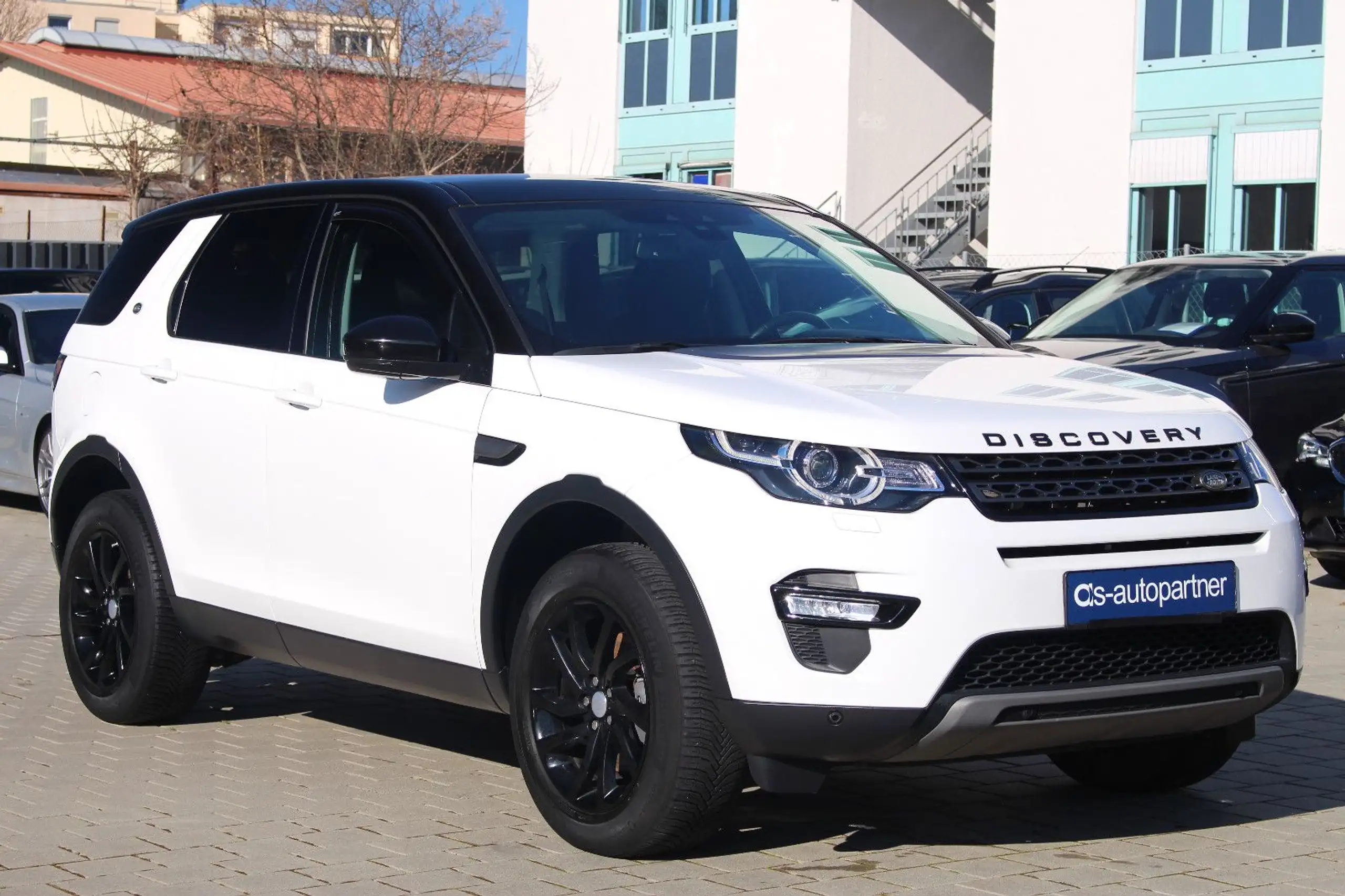 Land Rover - Discovery Sport