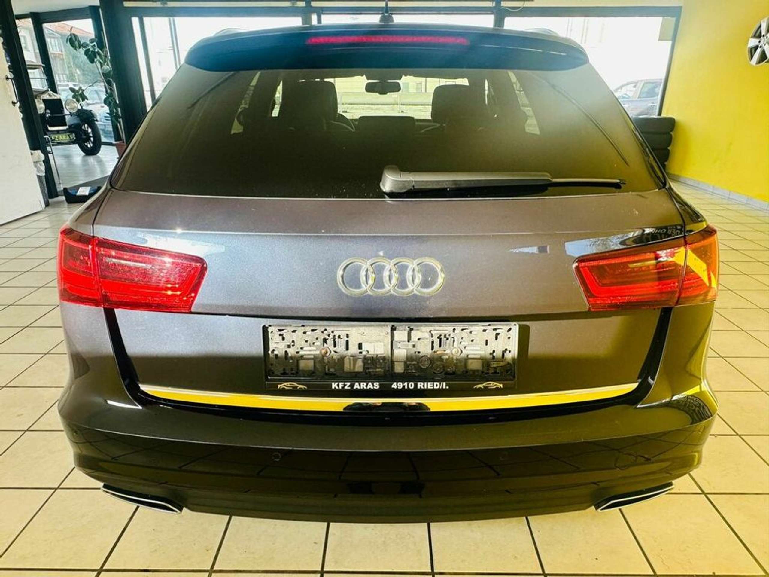 Audi - A6