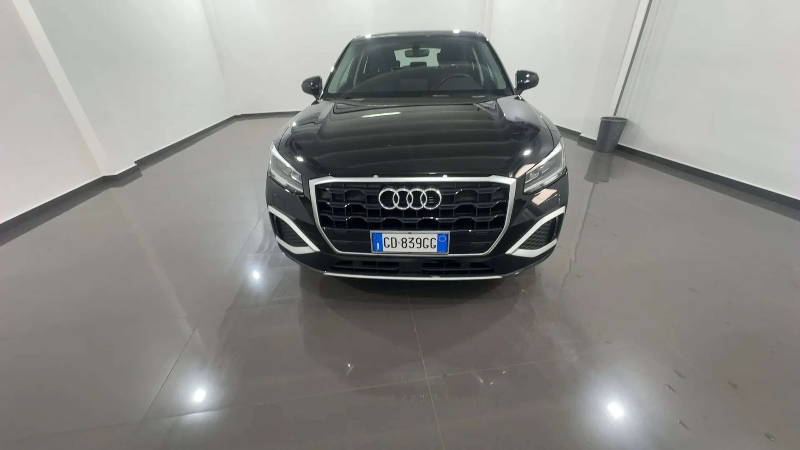 Audi - Q2