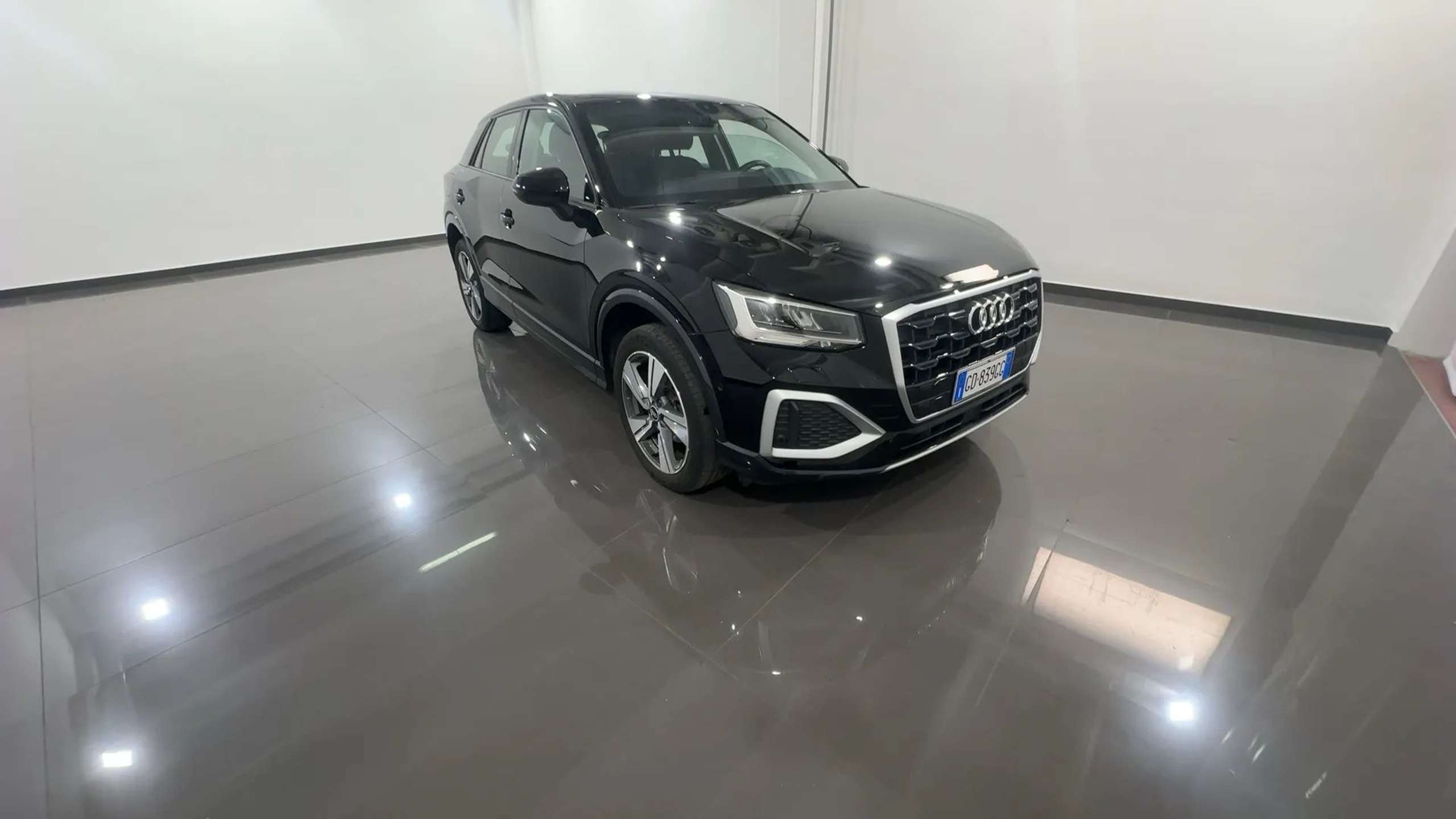 Audi - Q2