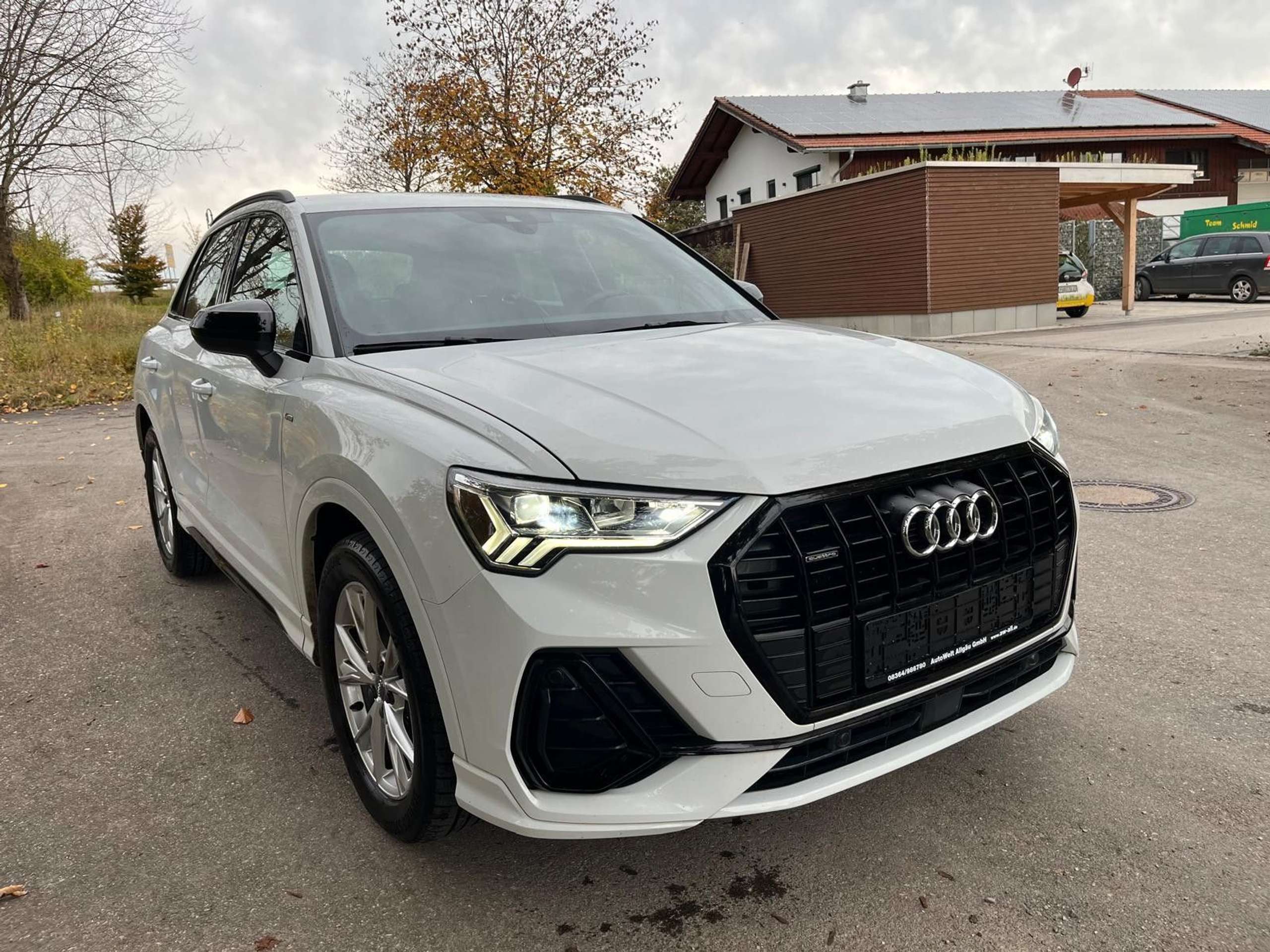 Audi - Q3