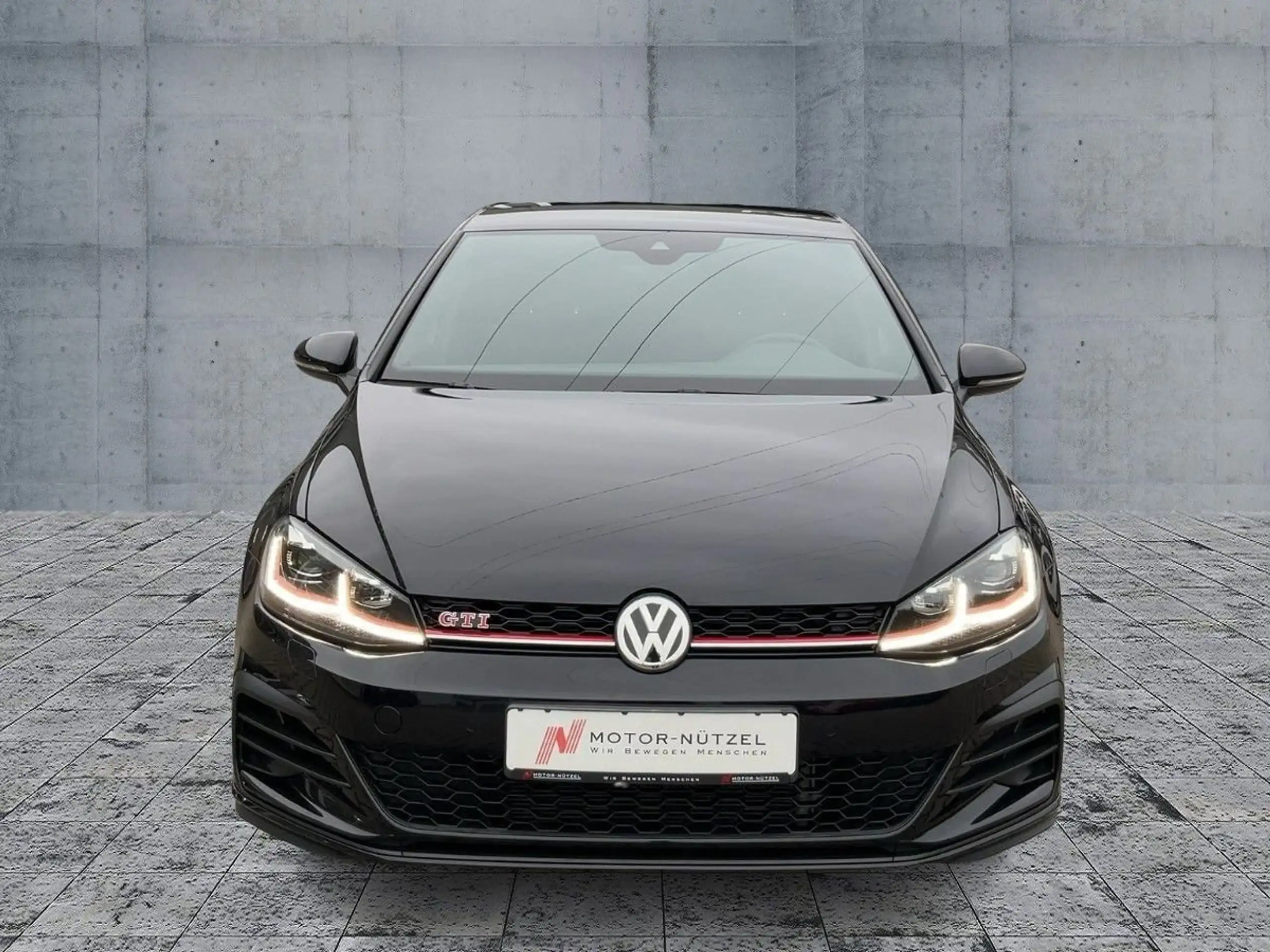 Volkswagen - Golf GTI