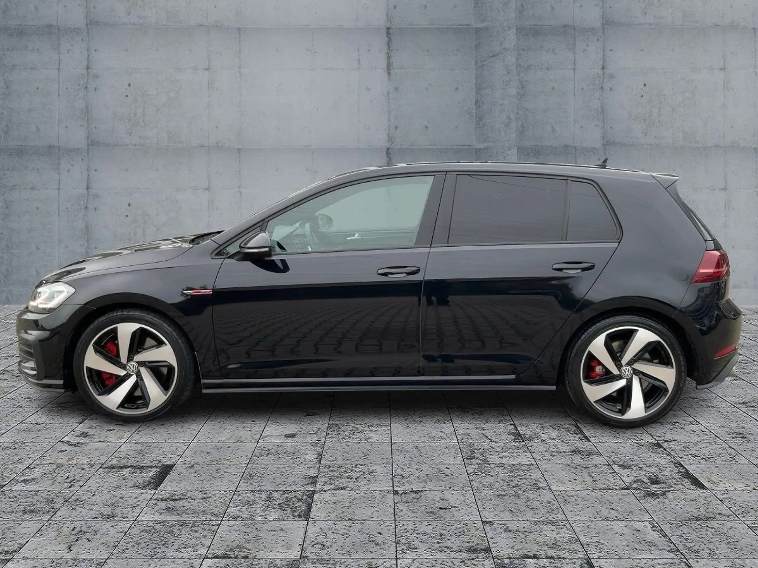 Volkswagen - Golf GTI