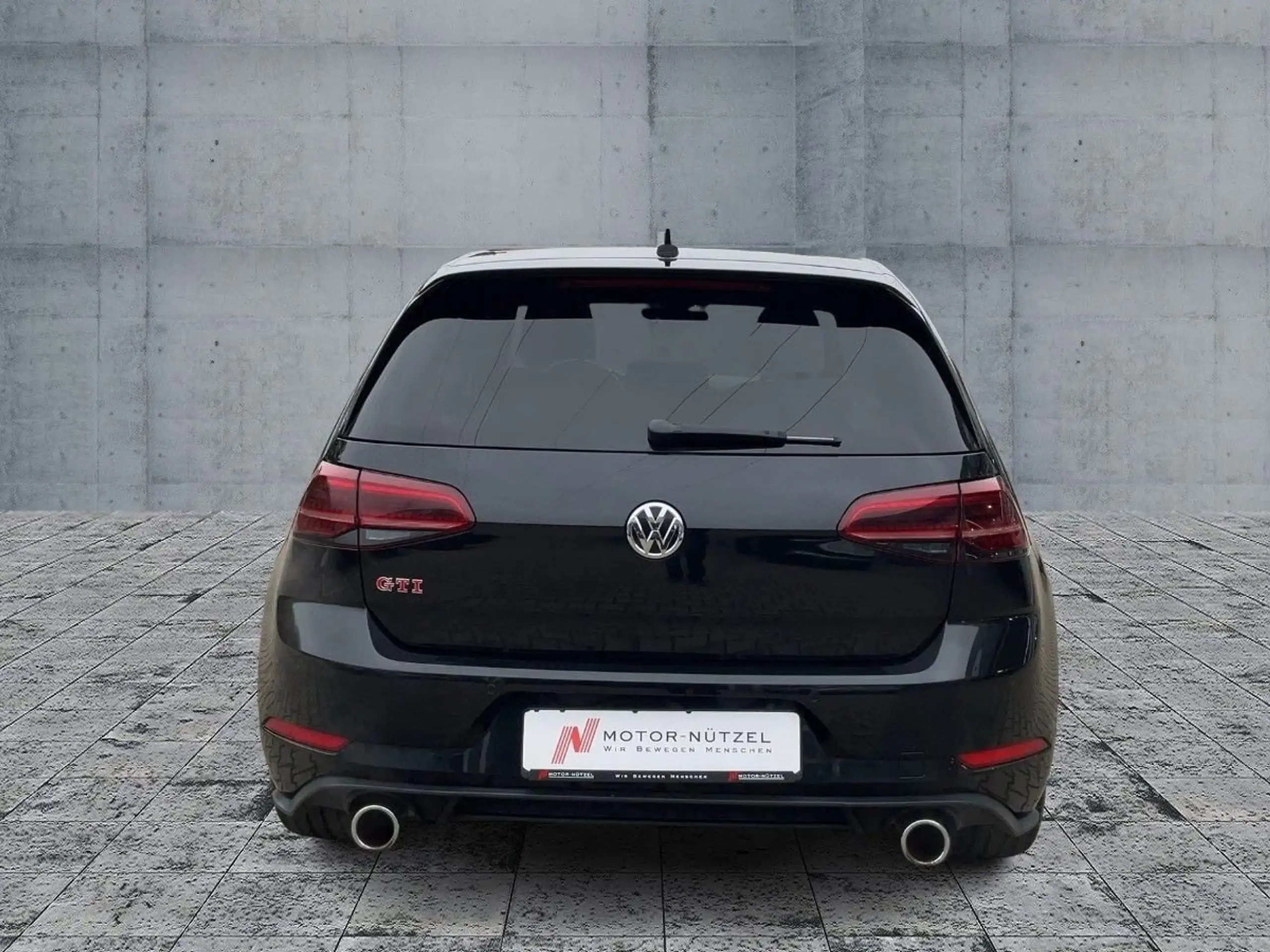 Volkswagen - Golf GTI