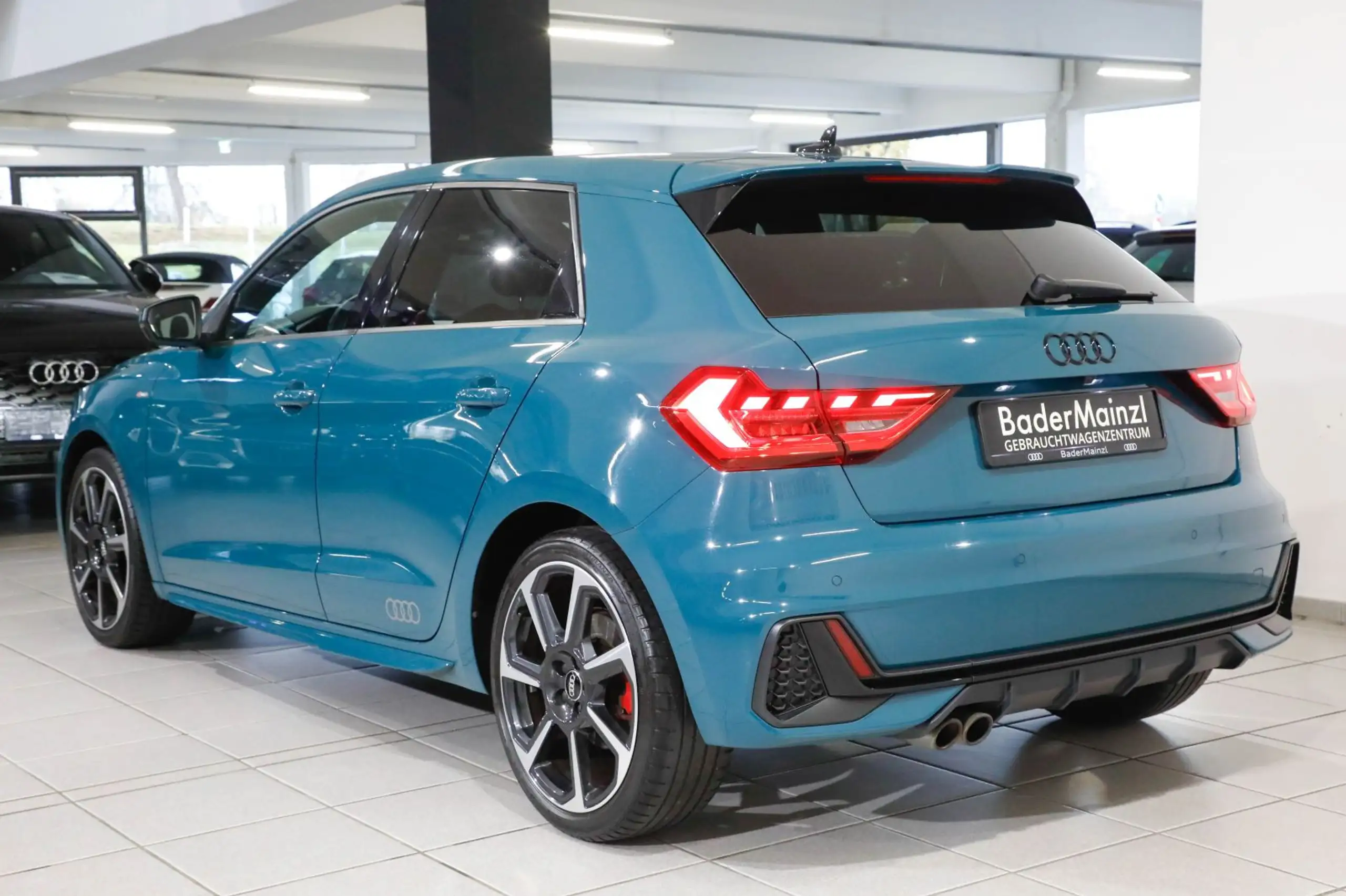 Audi - A1