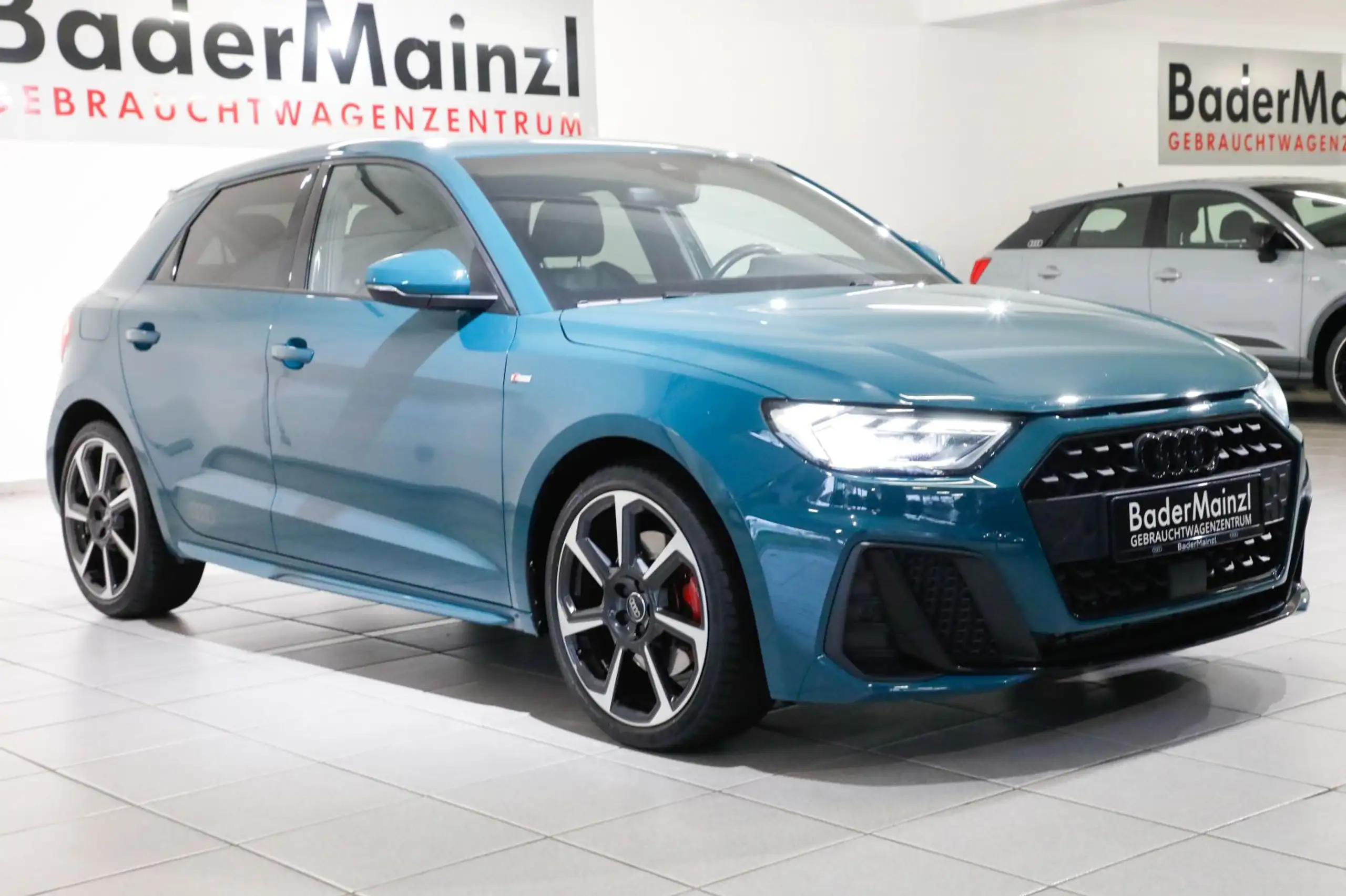 Audi - A1