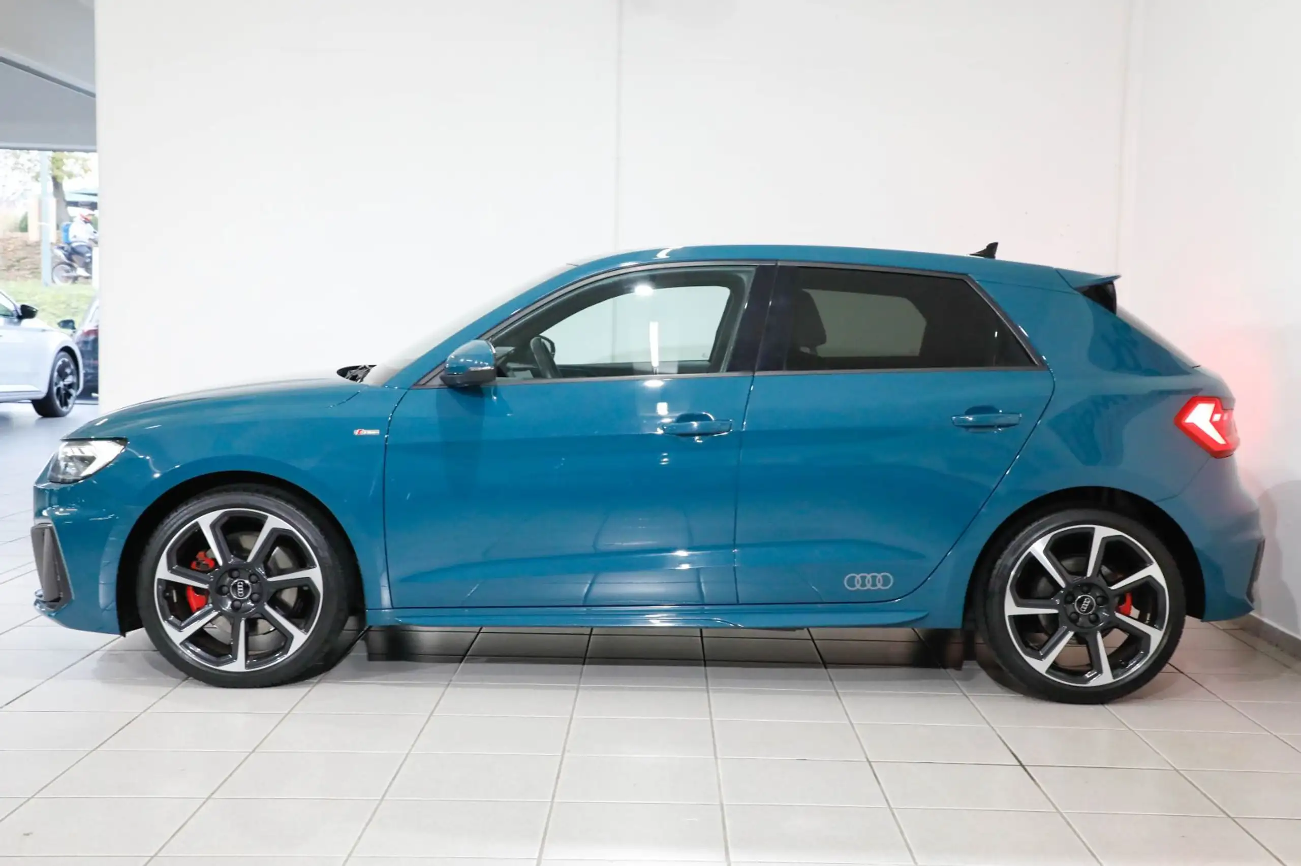 Audi - A1