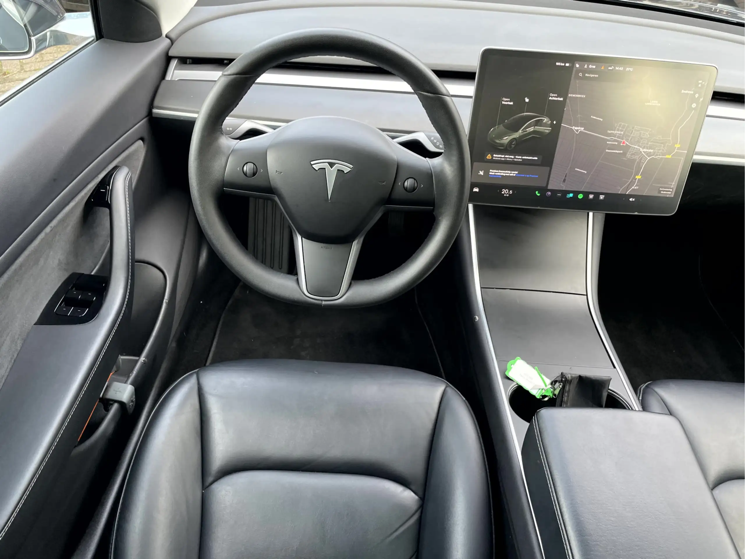 Tesla - Model 3