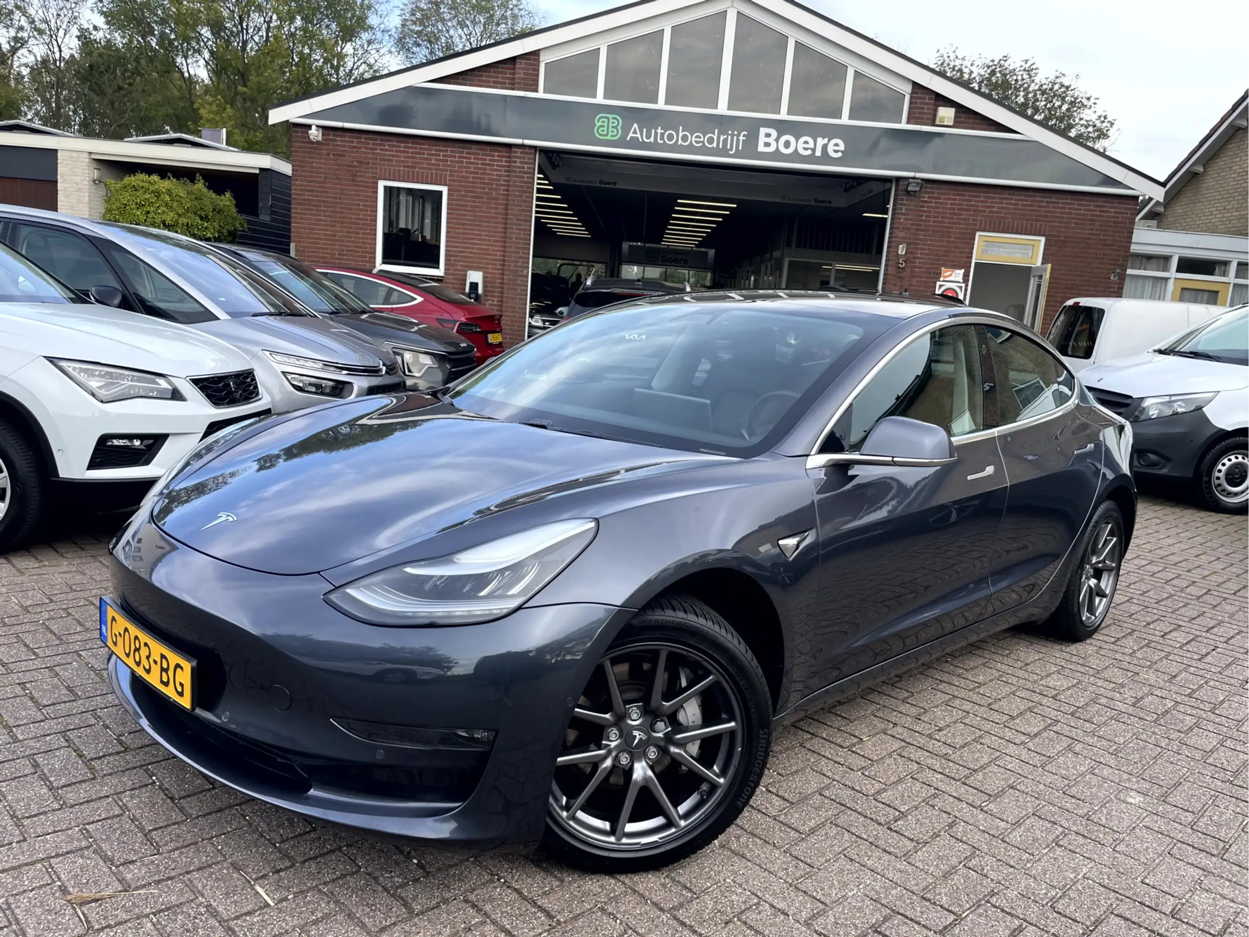 Tesla - Model 3